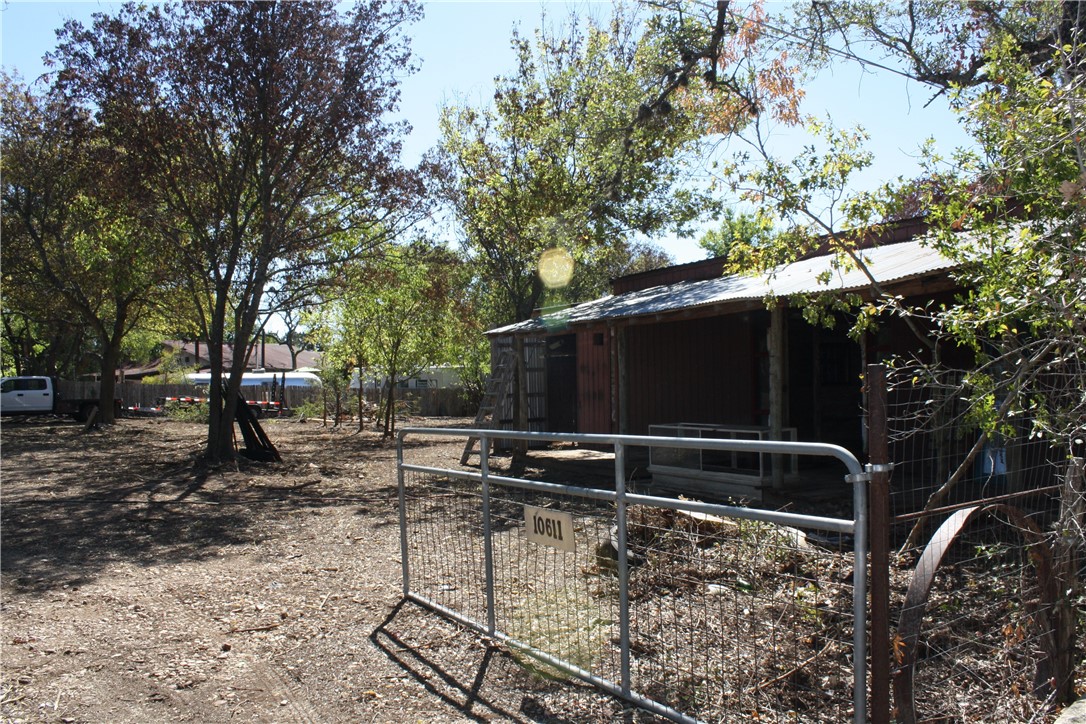 main property photo 11