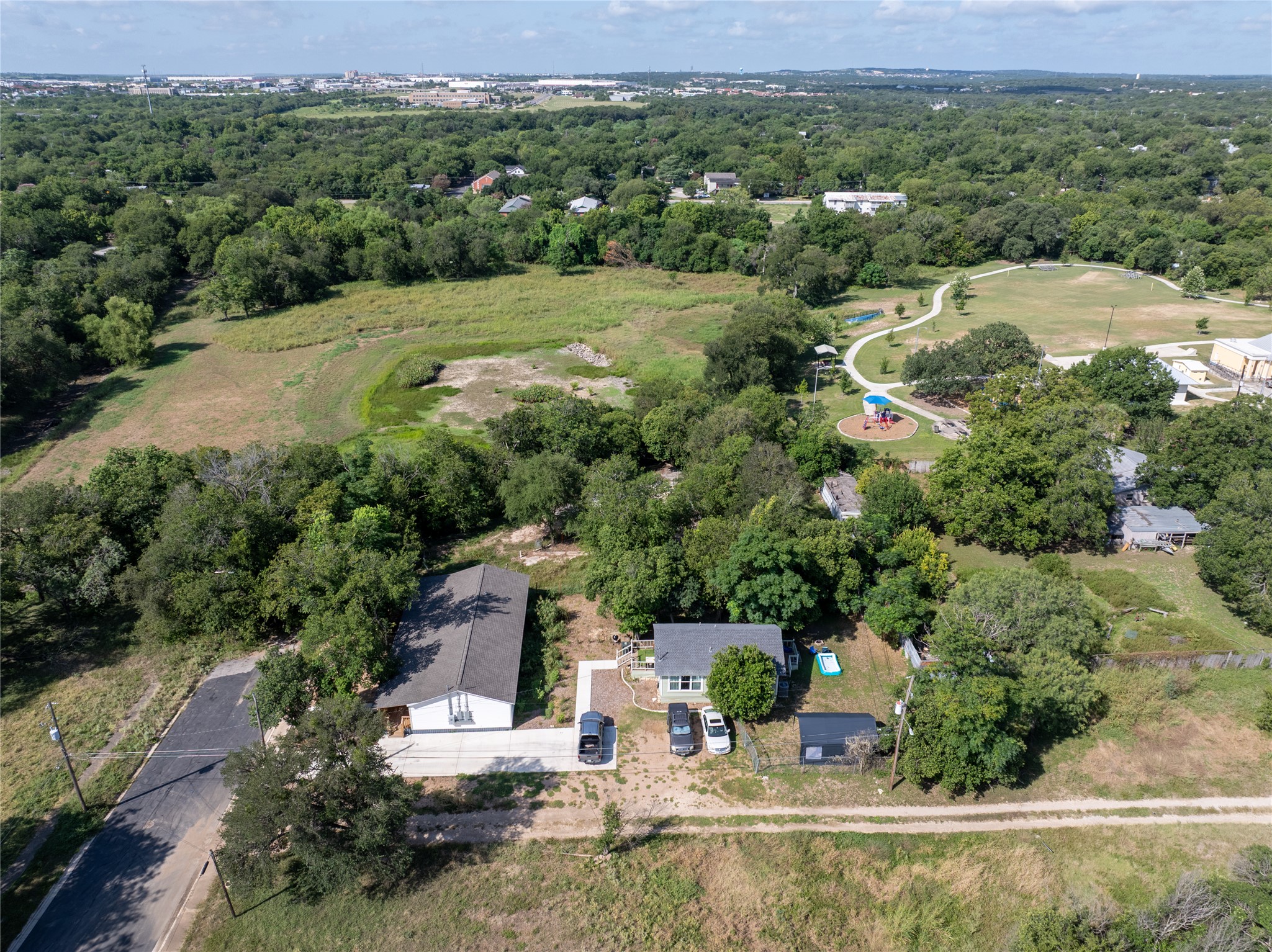 main property photo 16