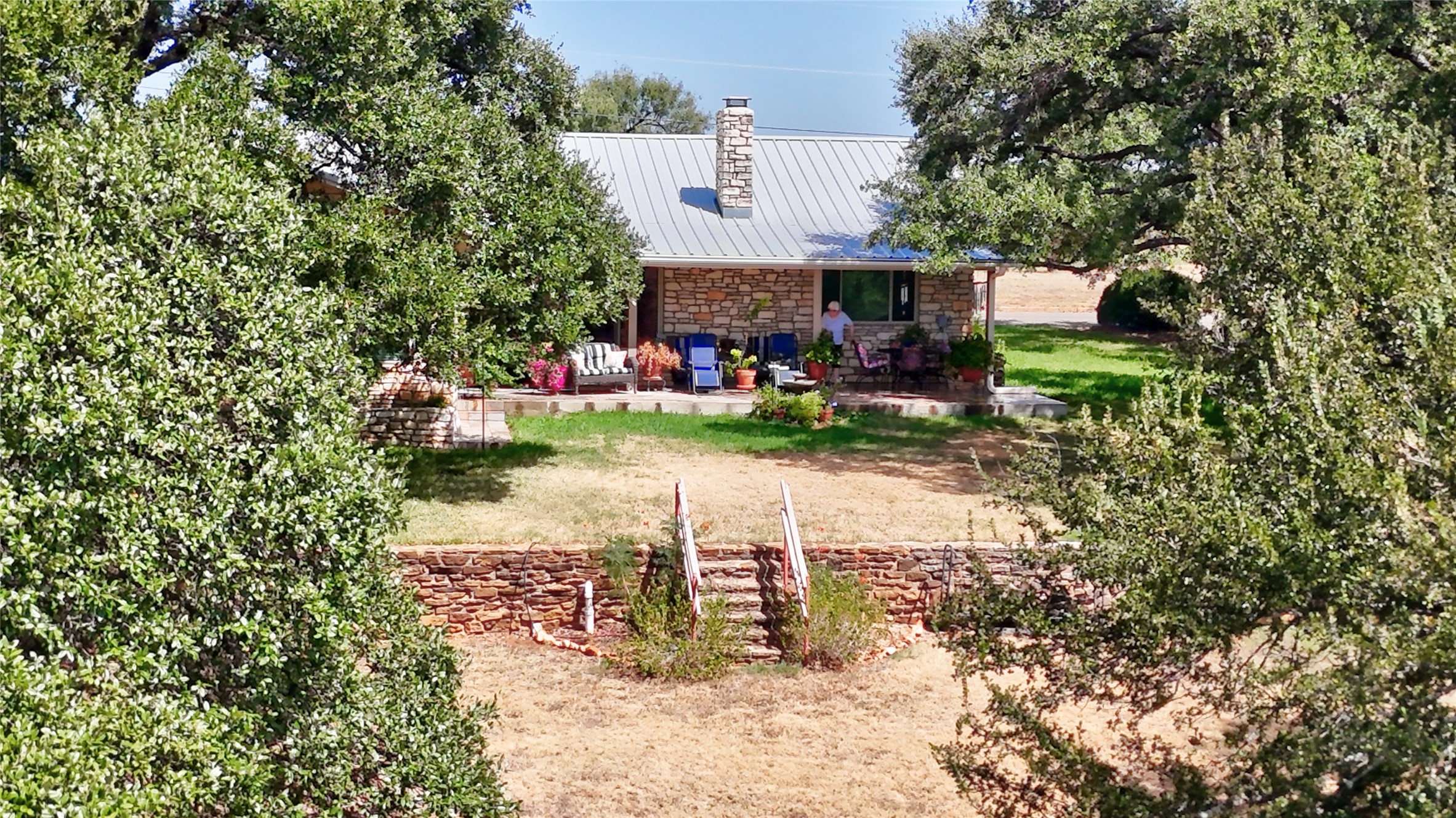 main property photo 30