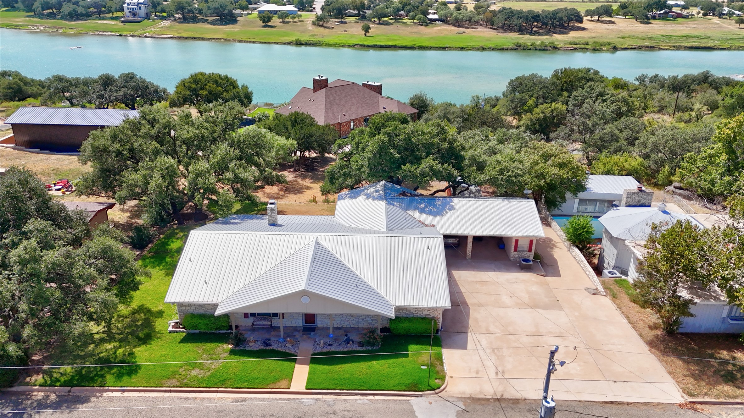 main property photo 39
