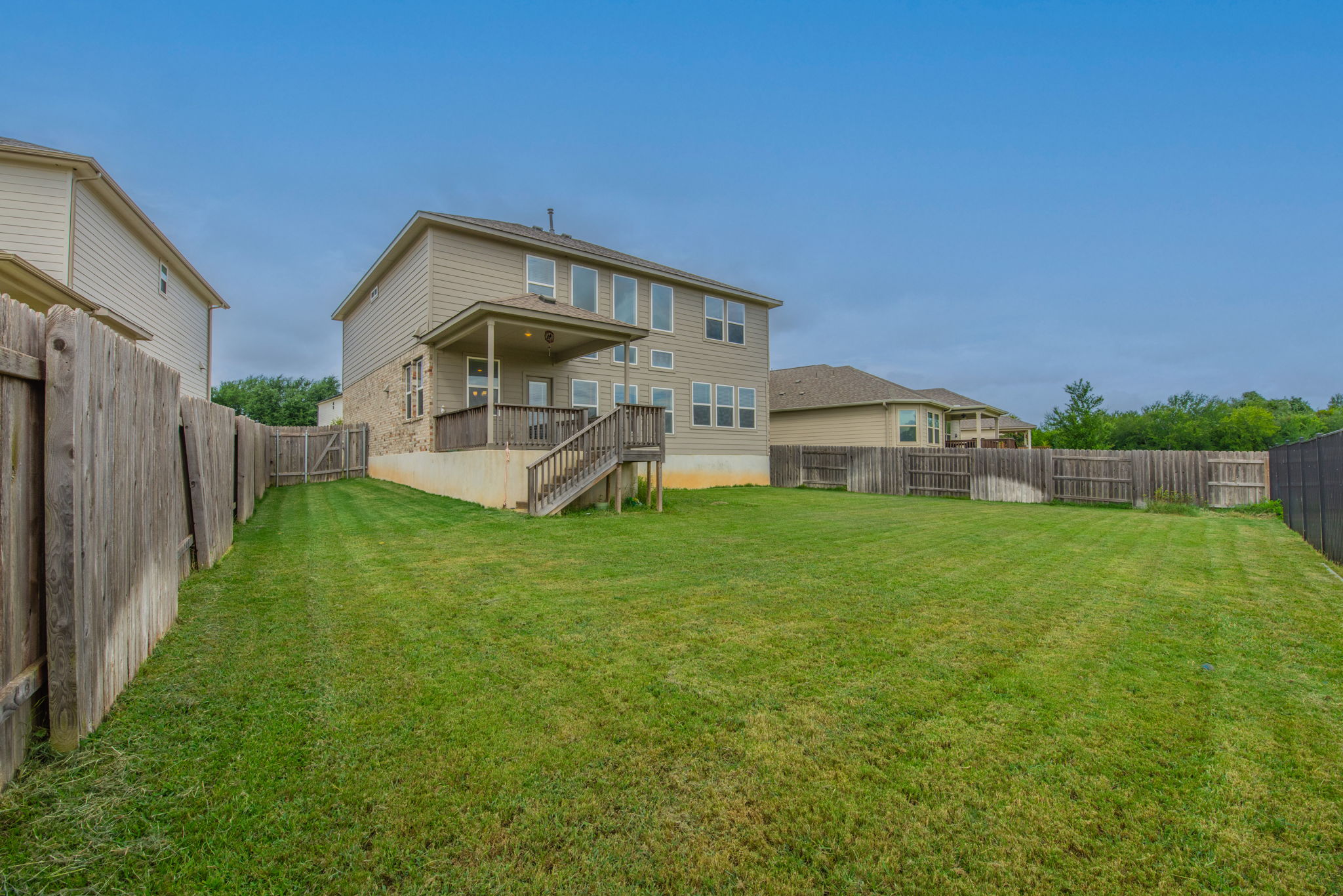 main property photo 34