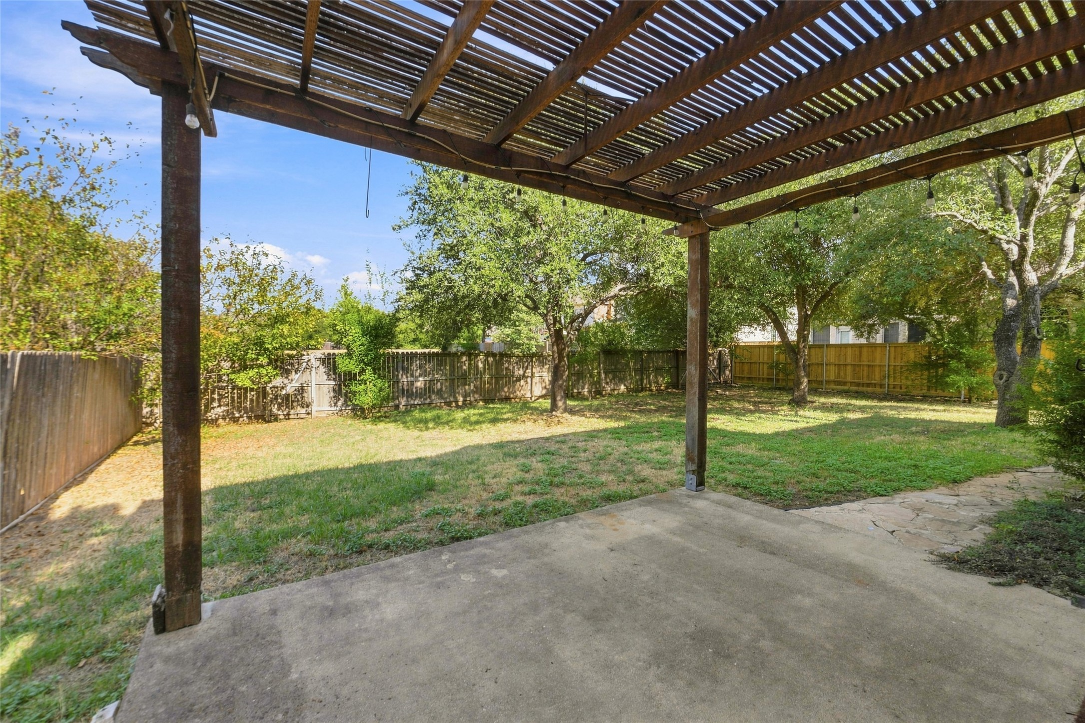 main property photo 23