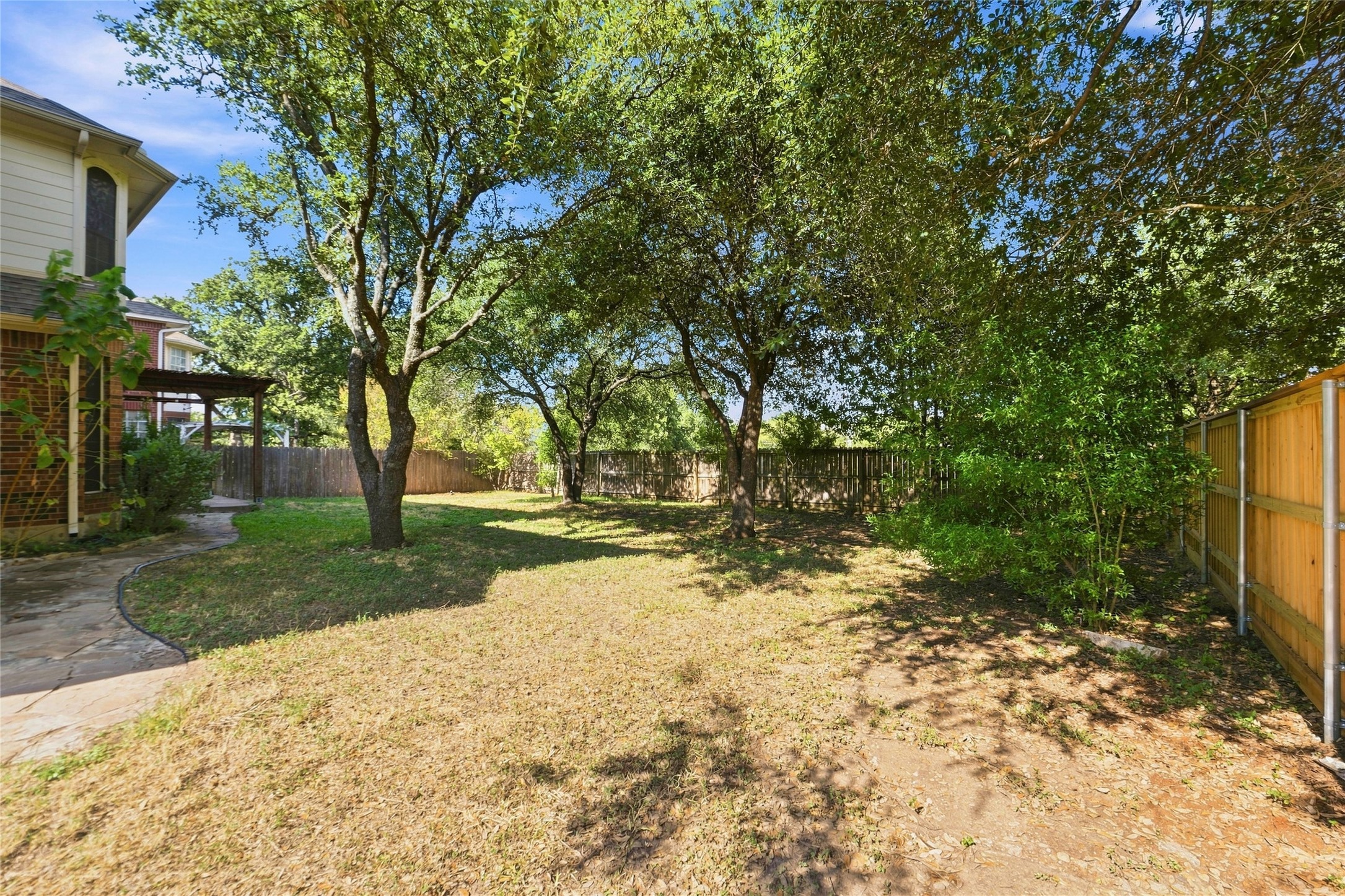 main property photo 26