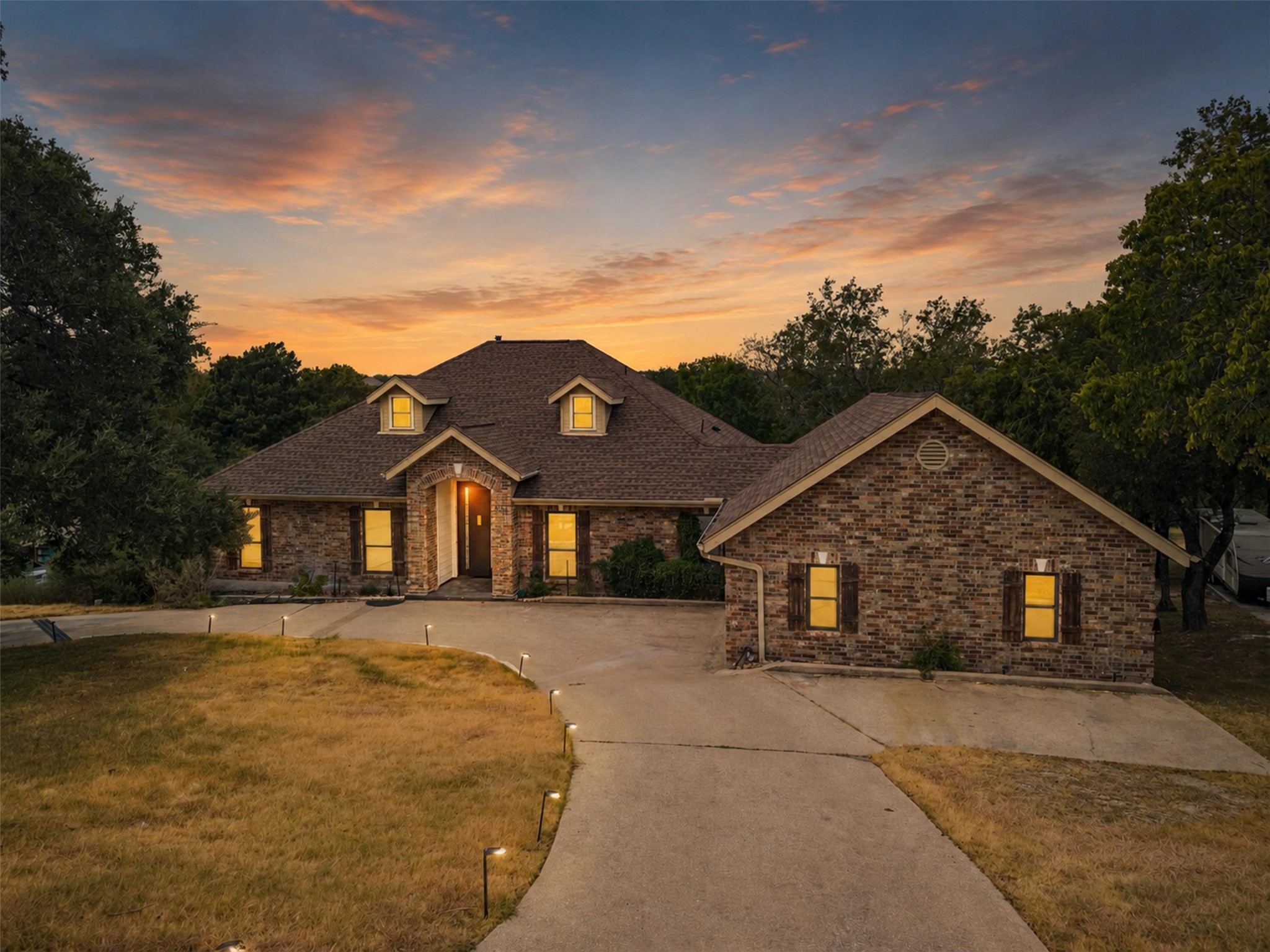 main property photo 30