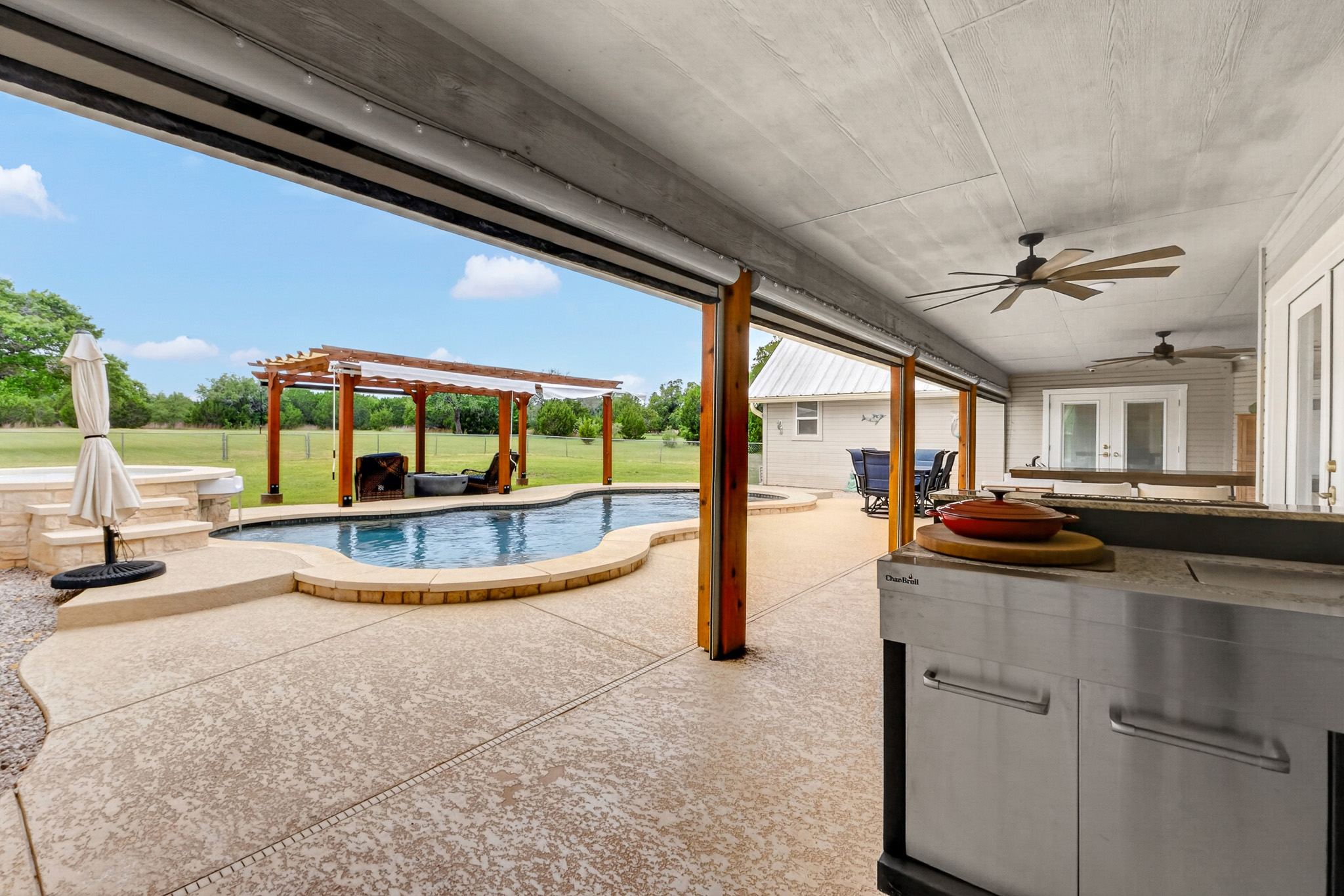 main property photo 34