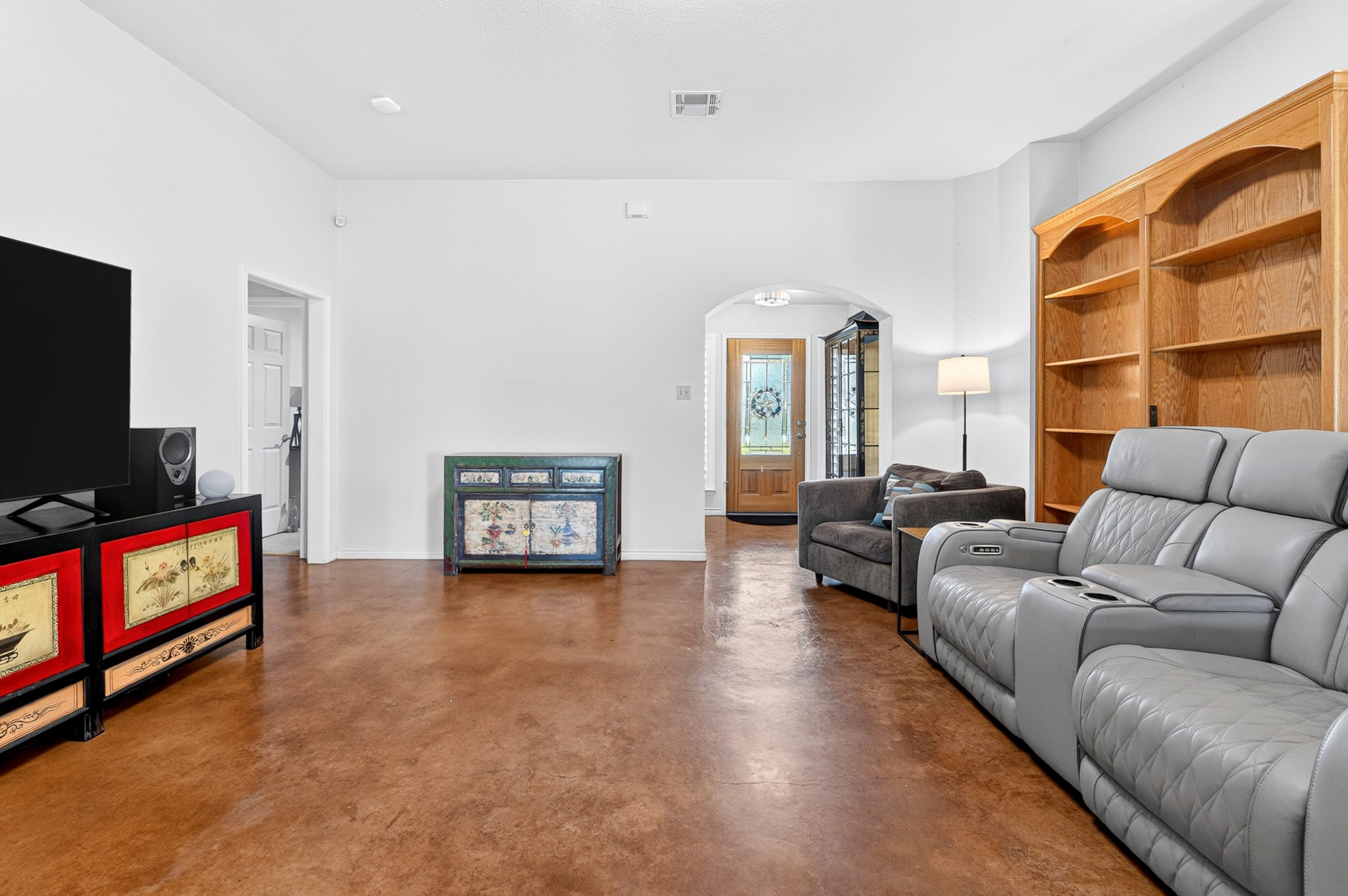 main property photo 4