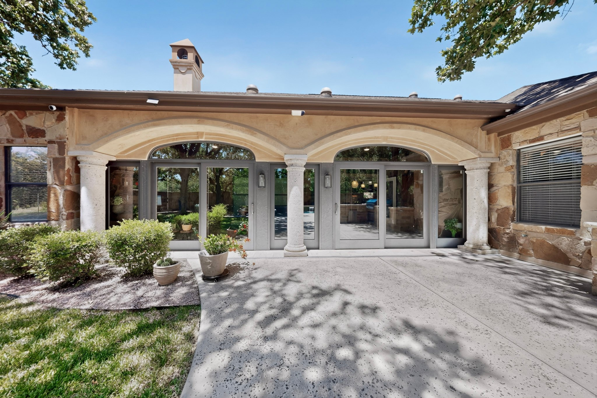 main property photo 26