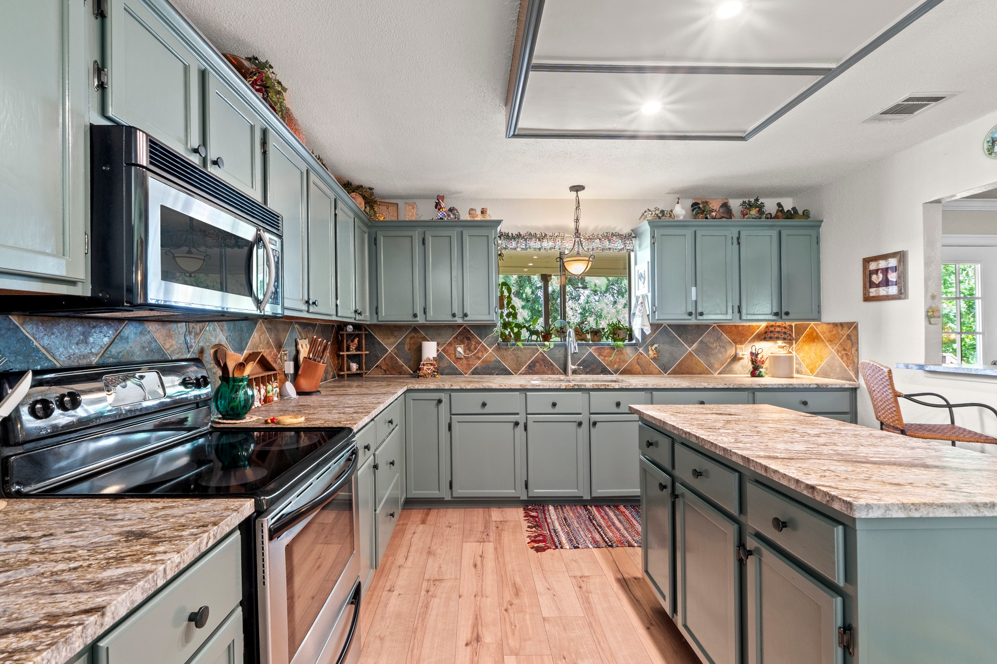 main property photo 16