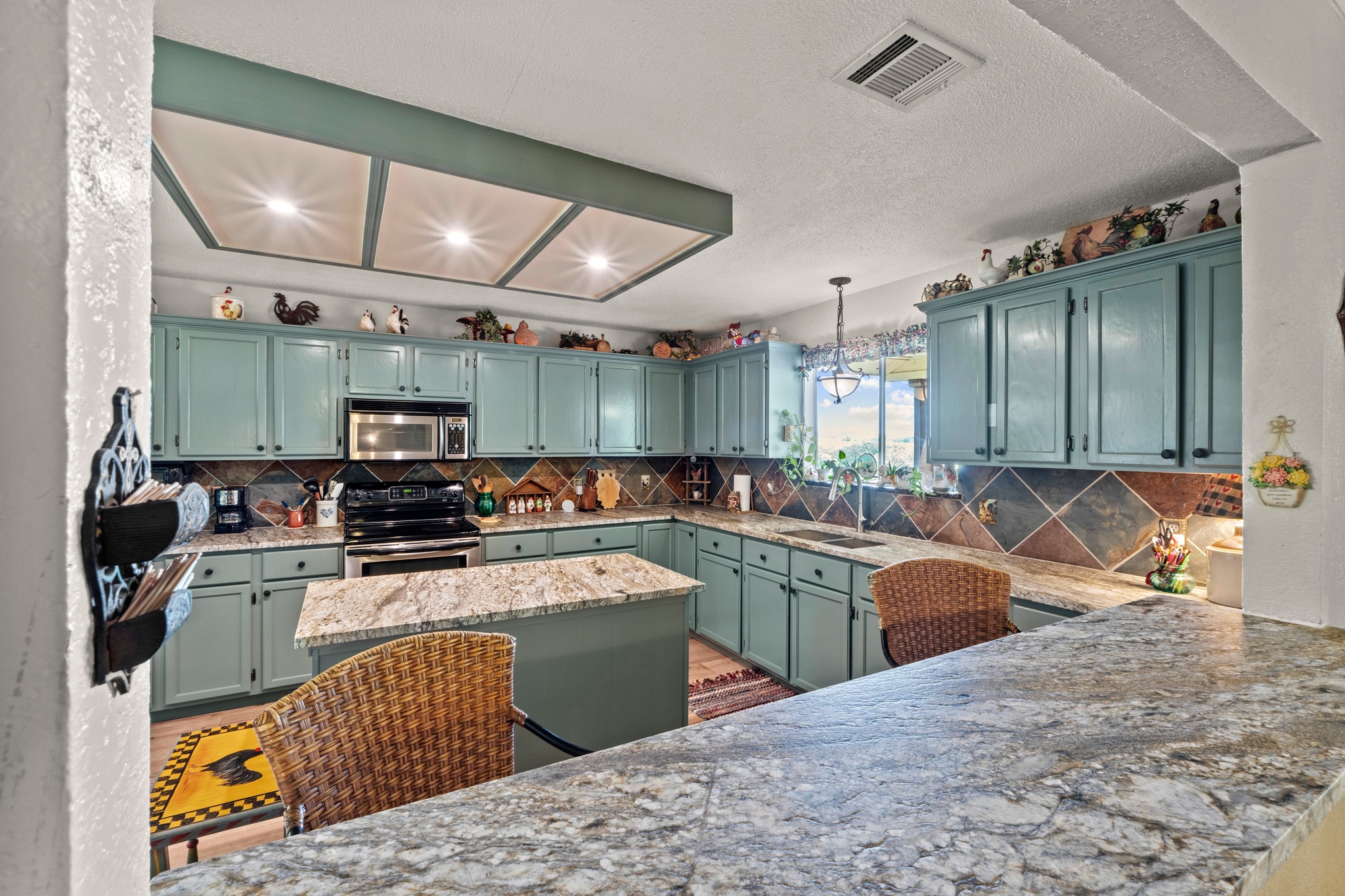 main property photo 18