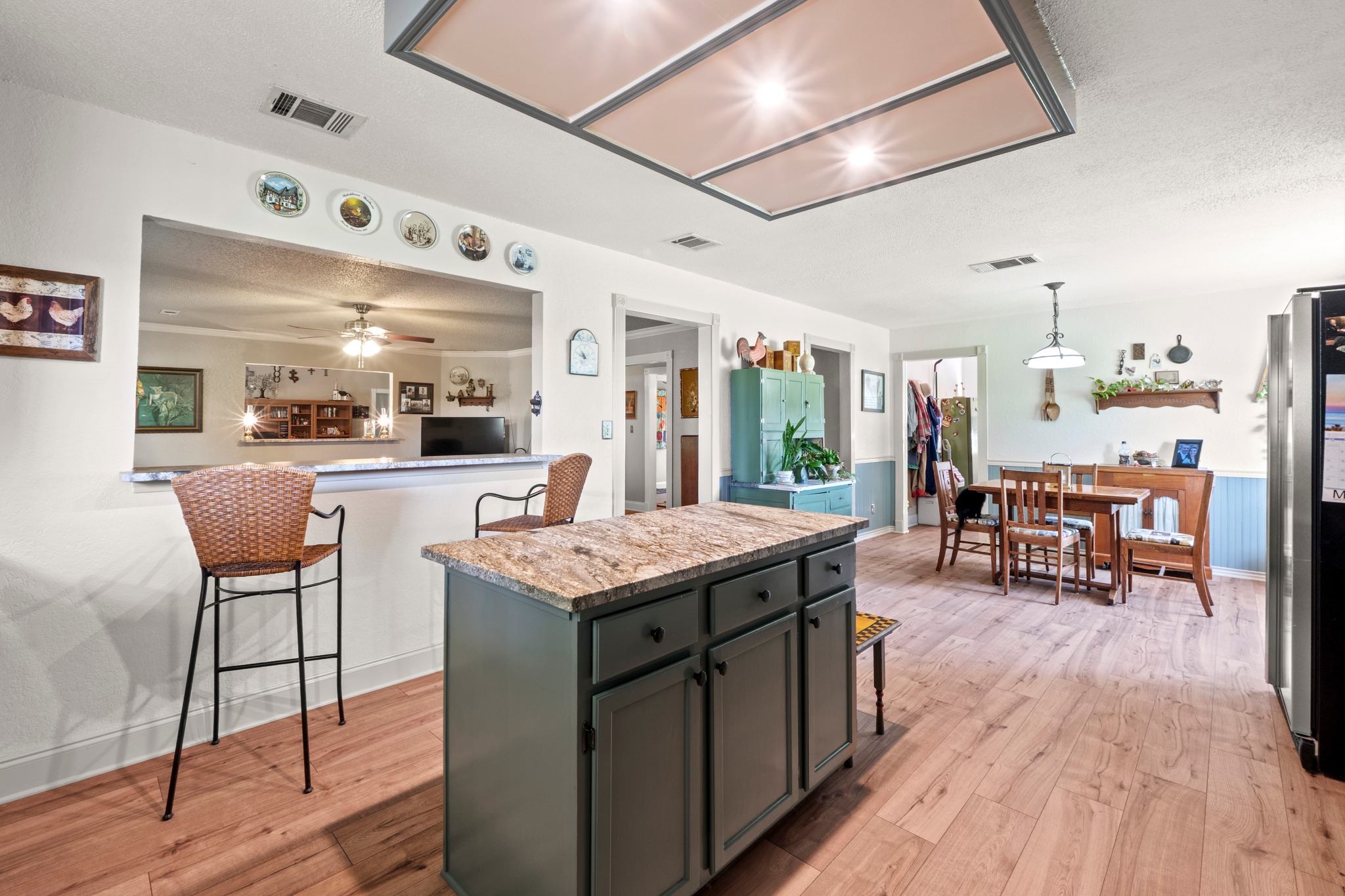 main property photo 19