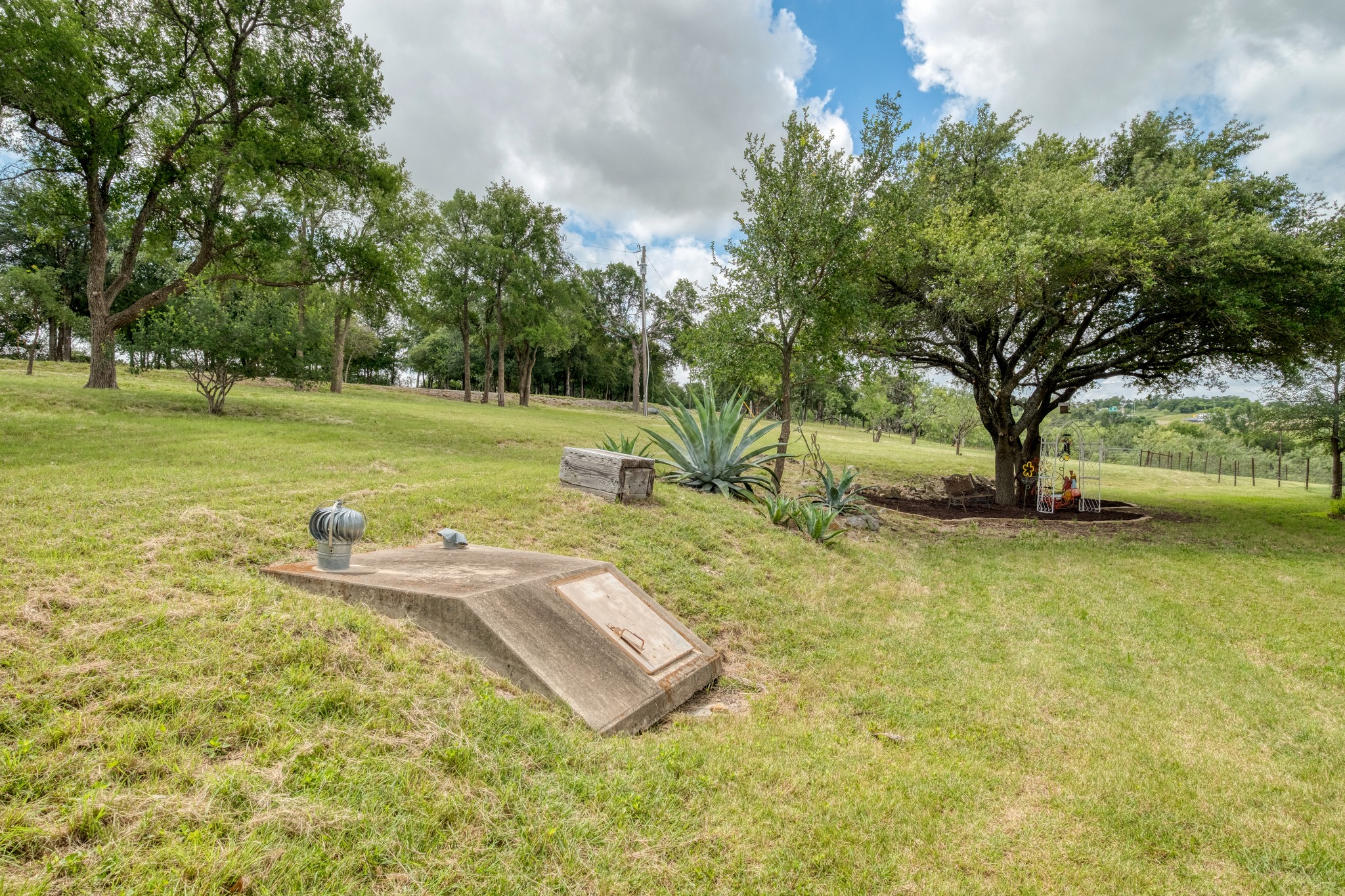main property photo 34