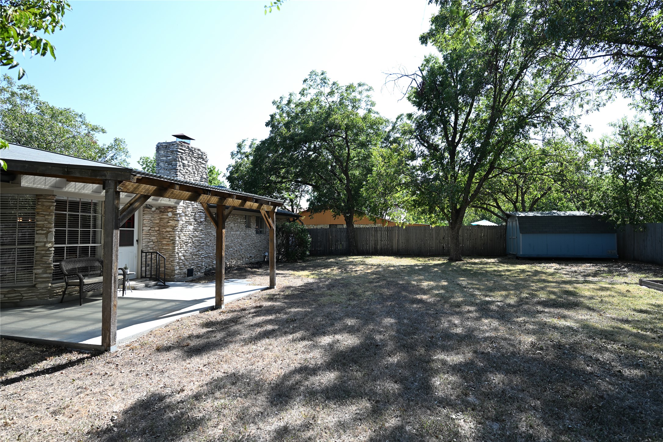 main property photo 19