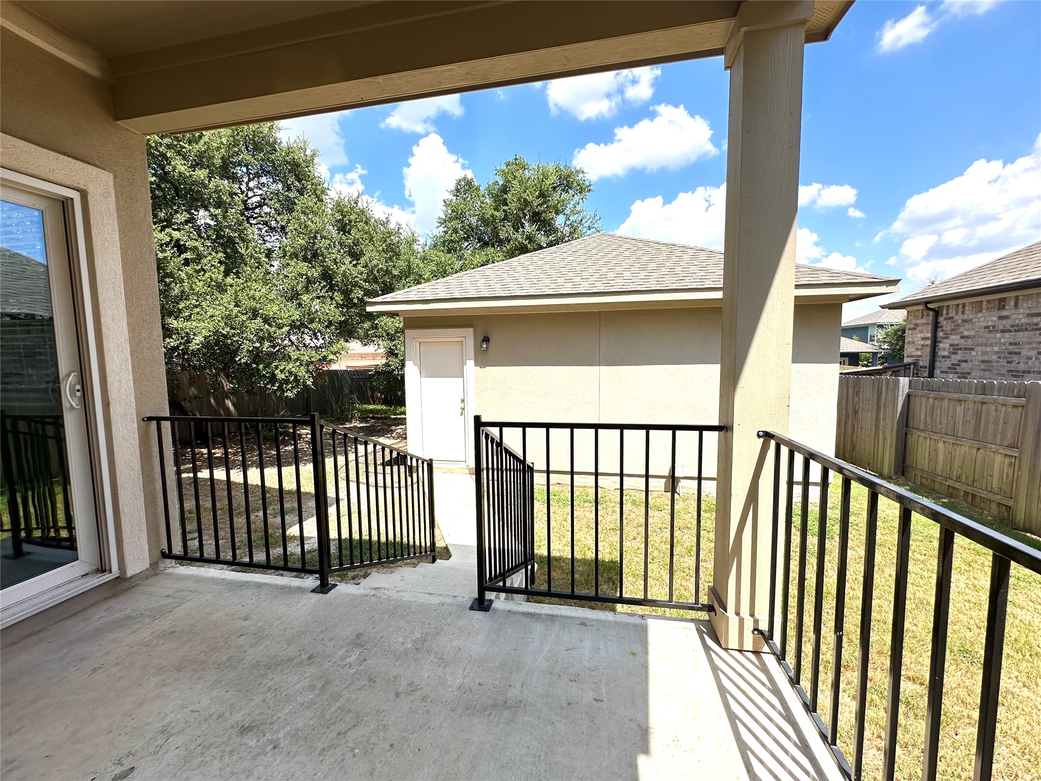 main property photo 17