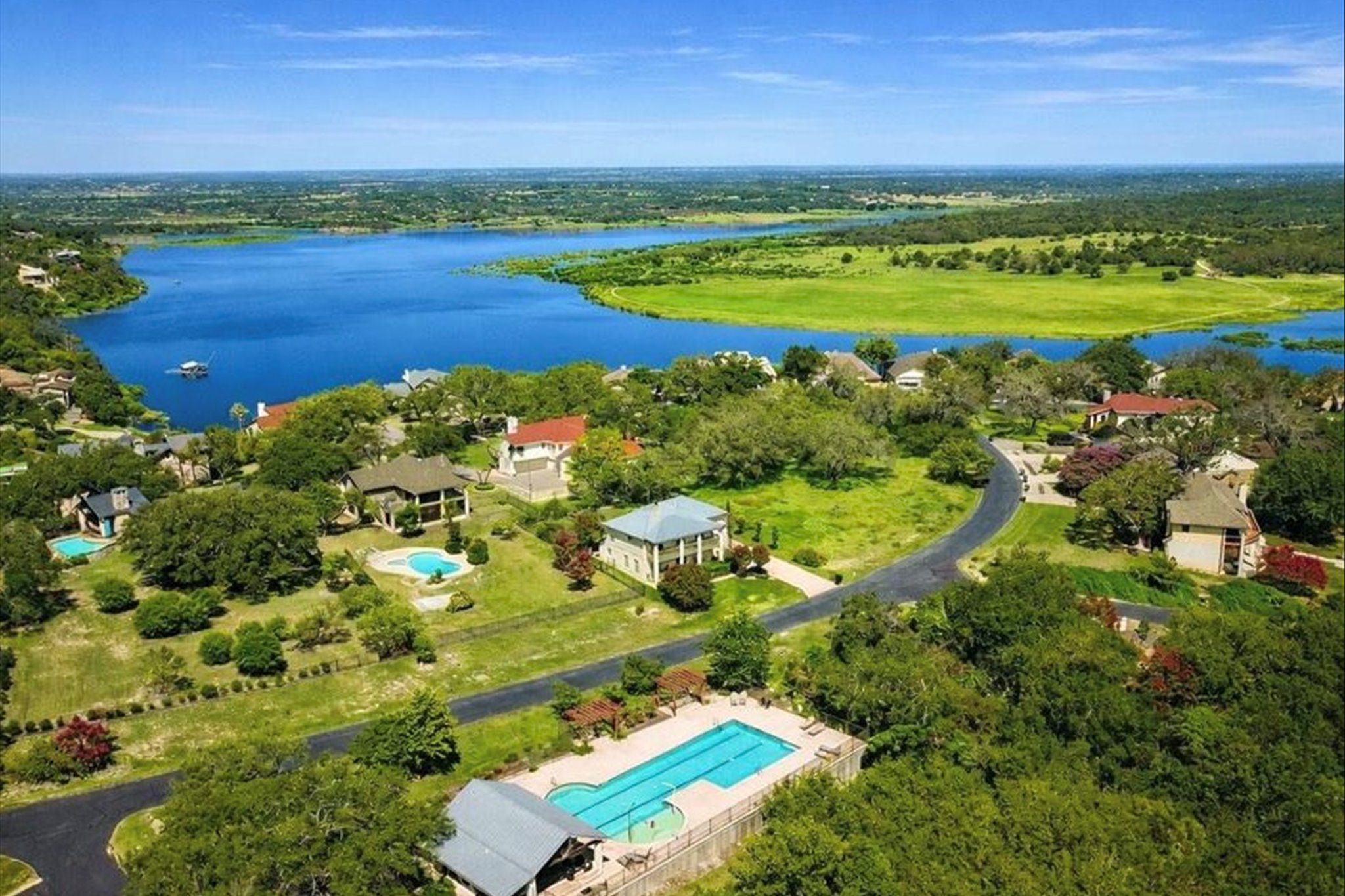 main property photo 36