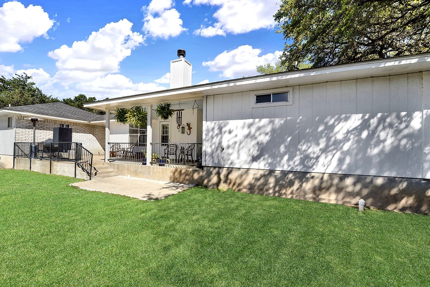 main property photo 28
