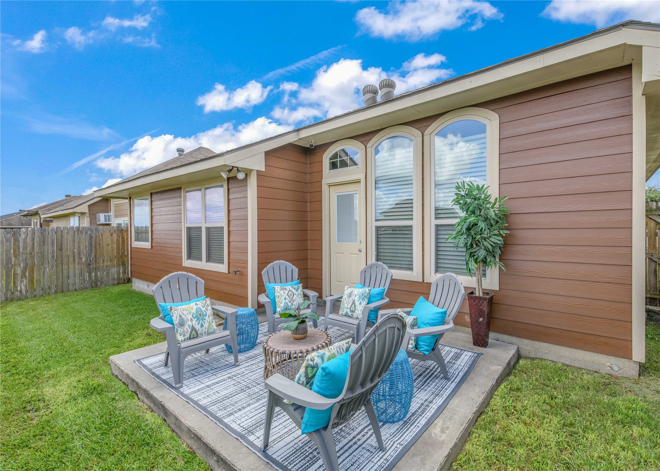 main property photo 19