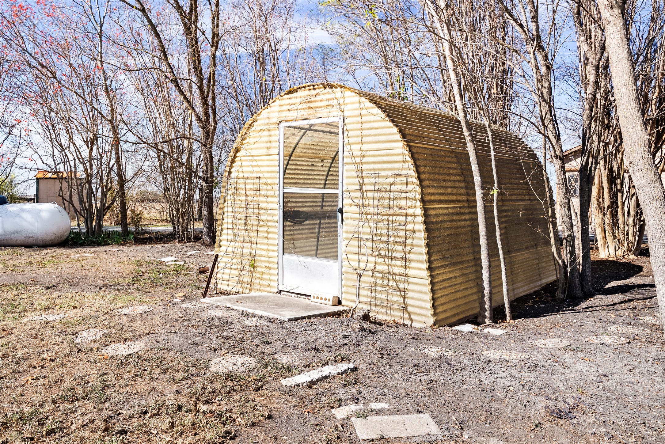 main property photo 32