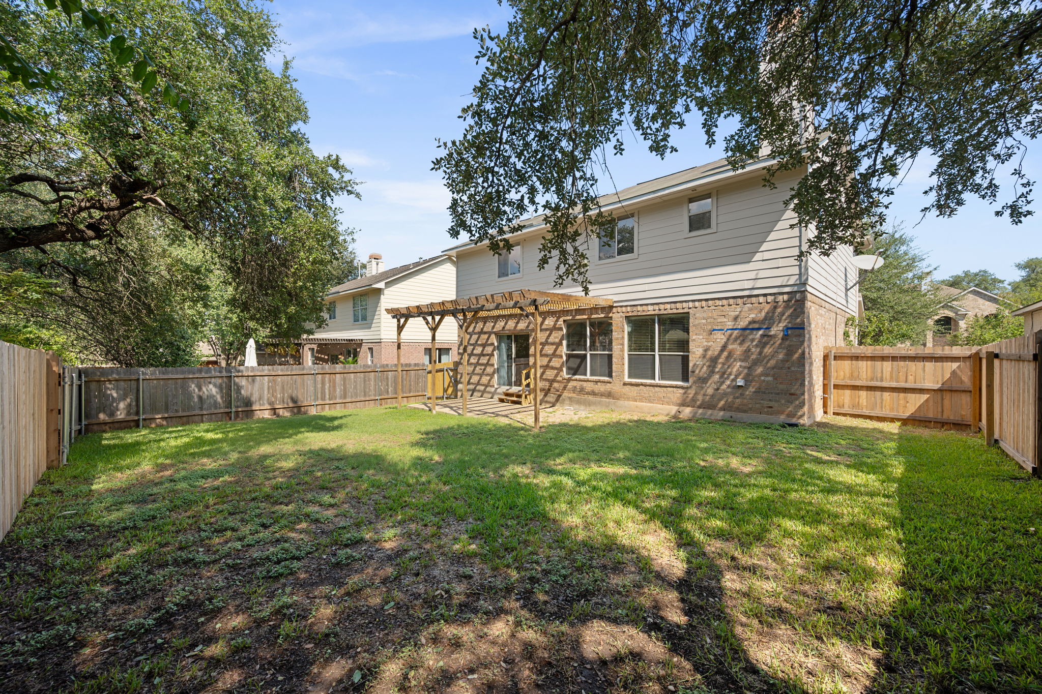 main property photo 25
