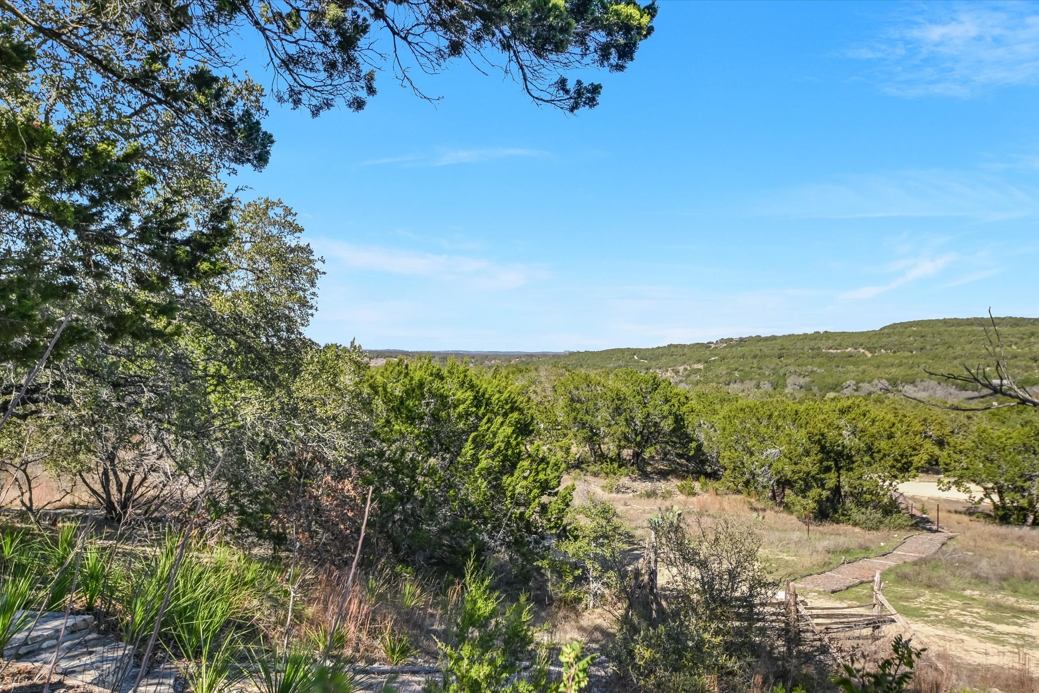 main property photo 18