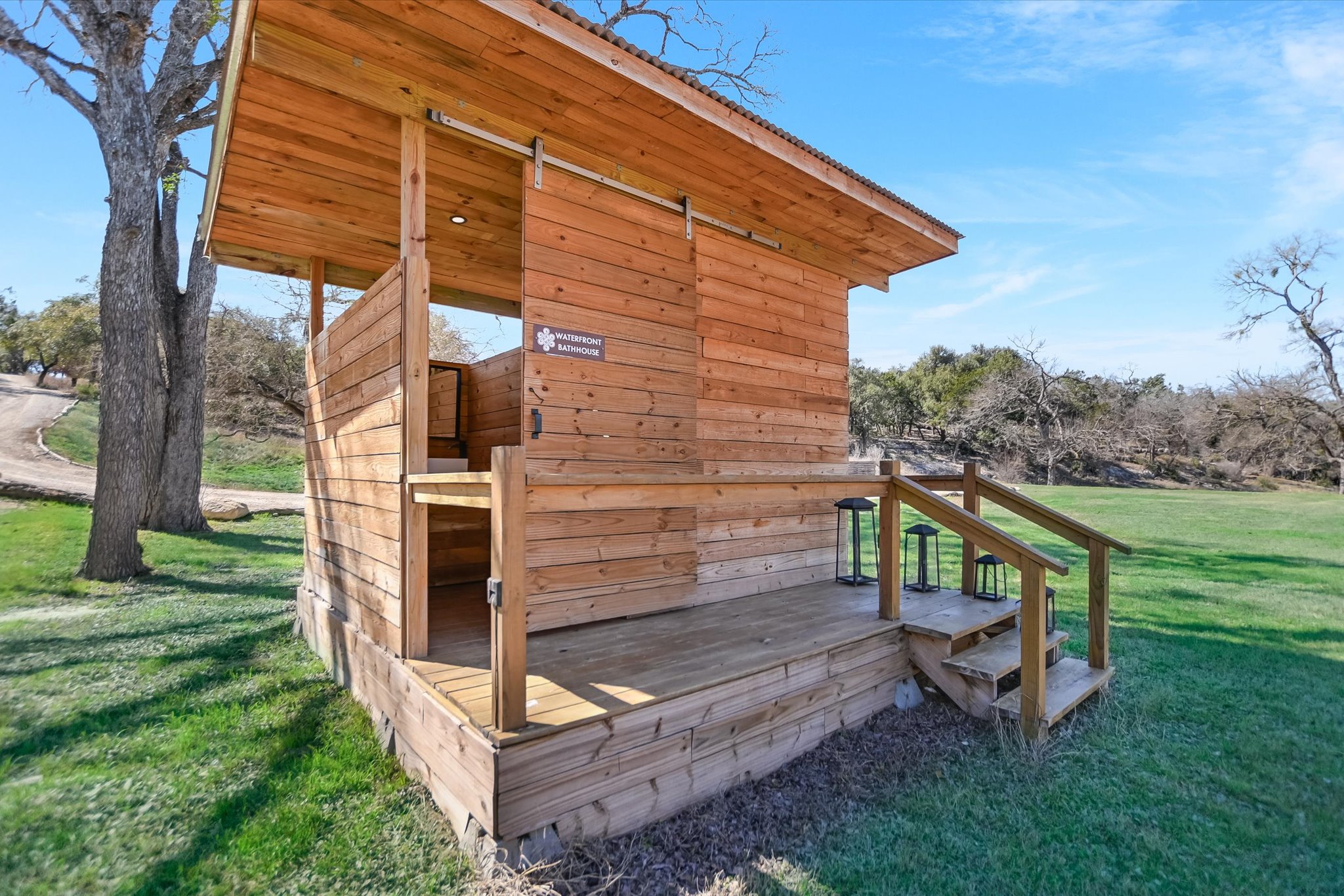 main property photo 23