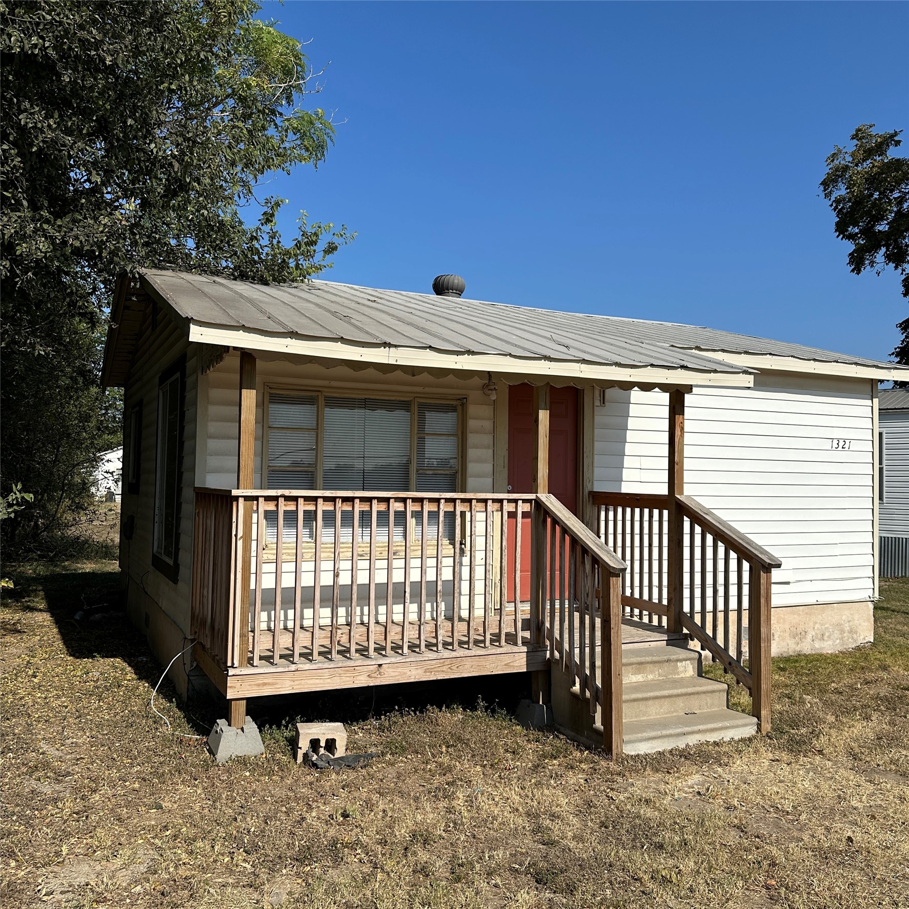 main property photo 5