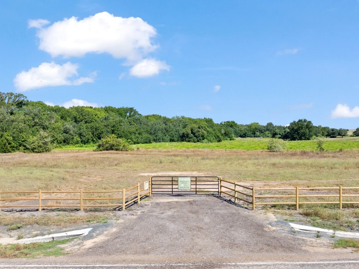 main property photo 6