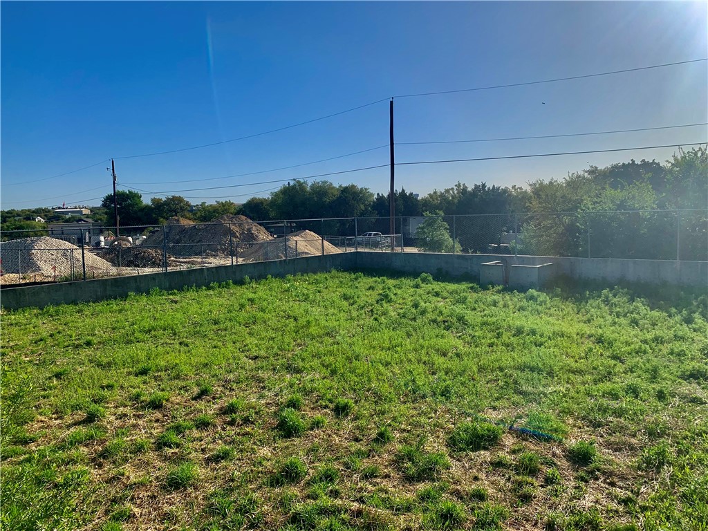 main property photo 19