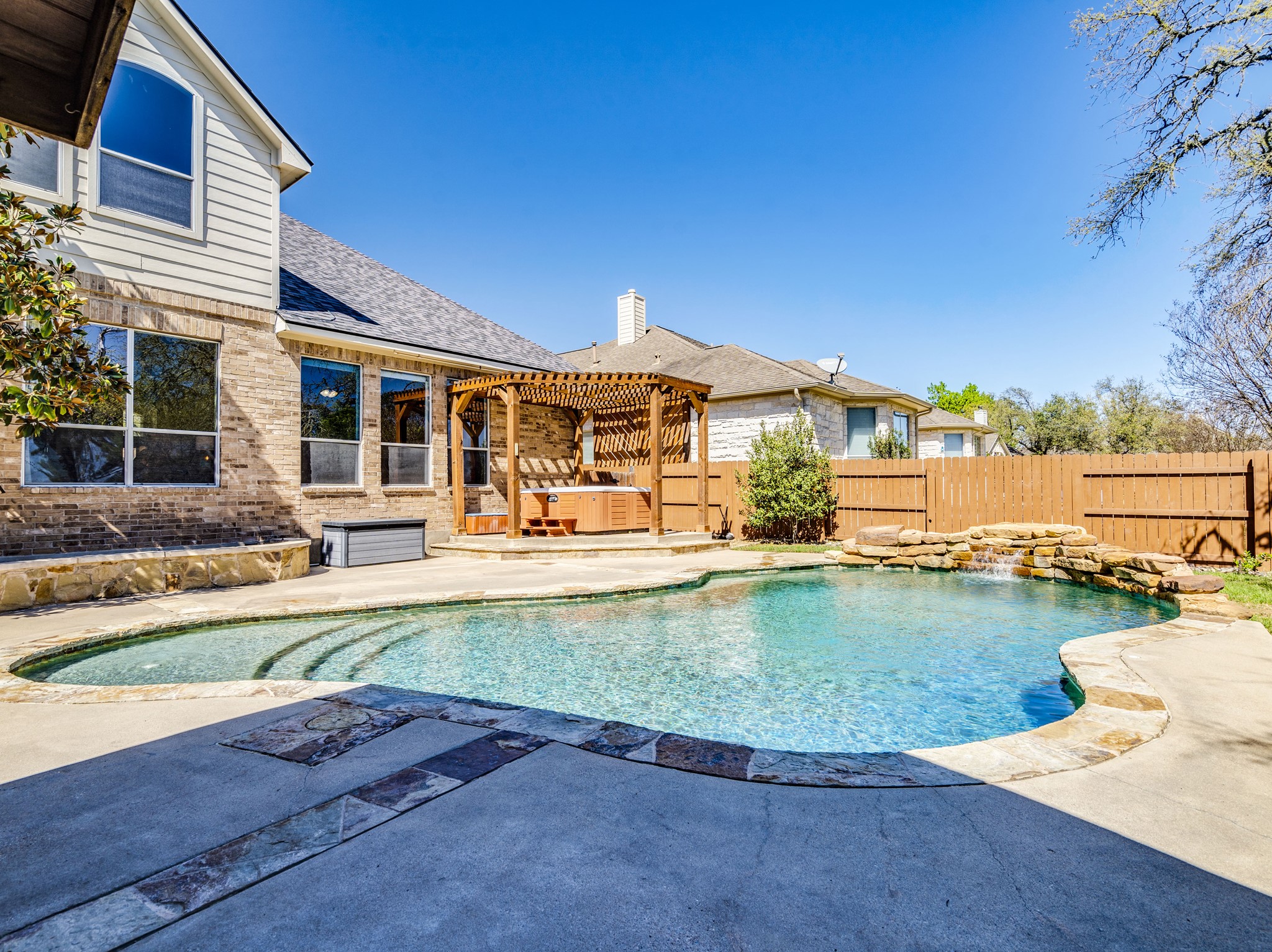 main property photo 34
