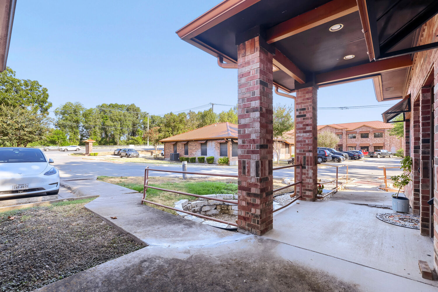 main property photo 25