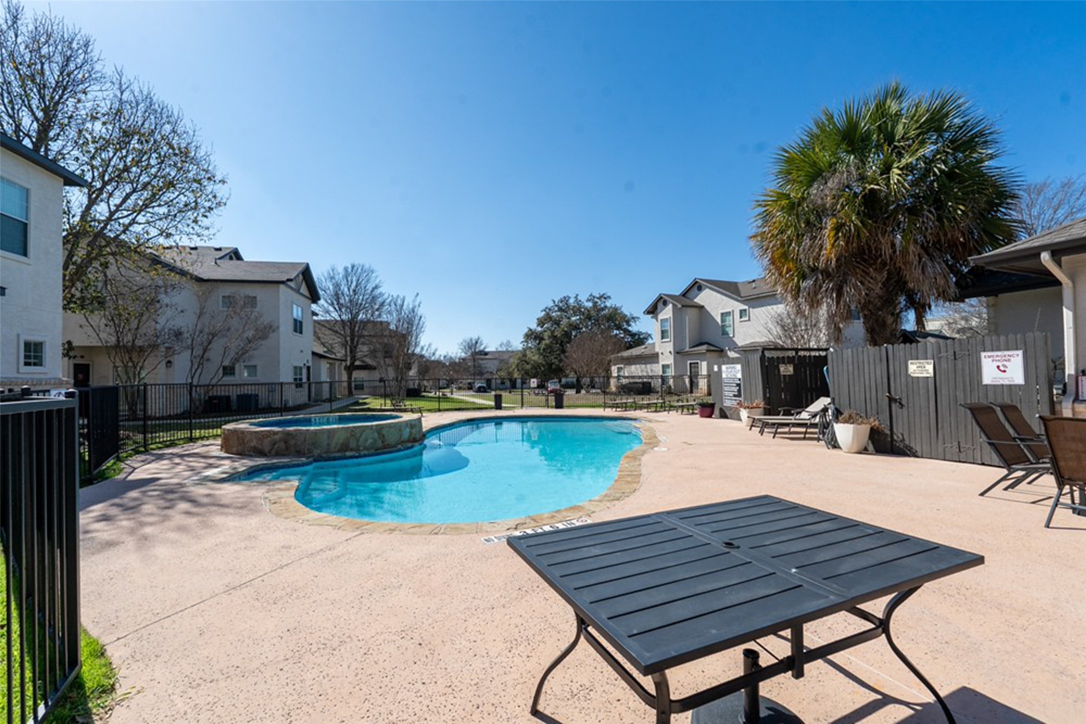 main property photo 19