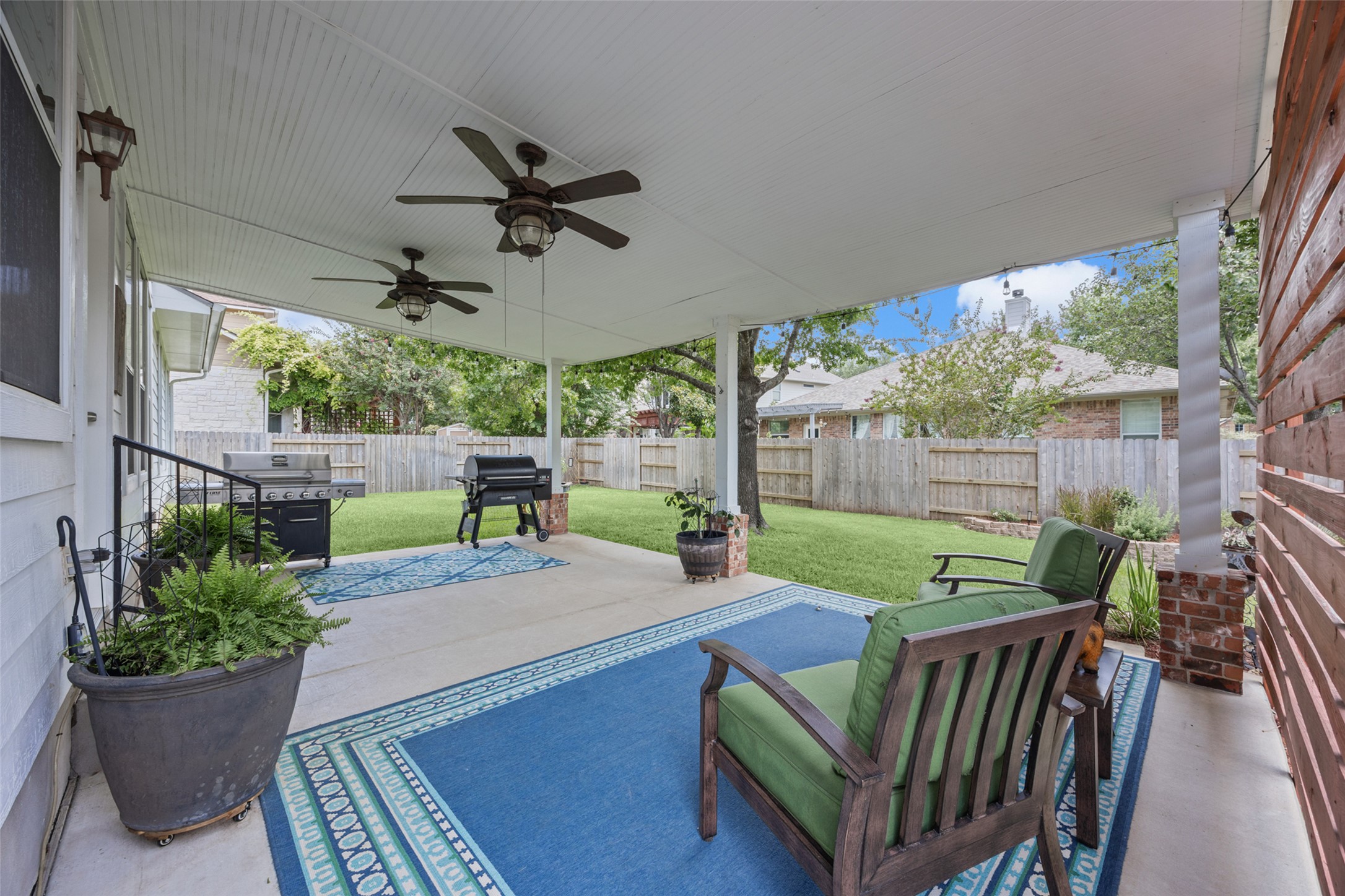 main property photo 30
