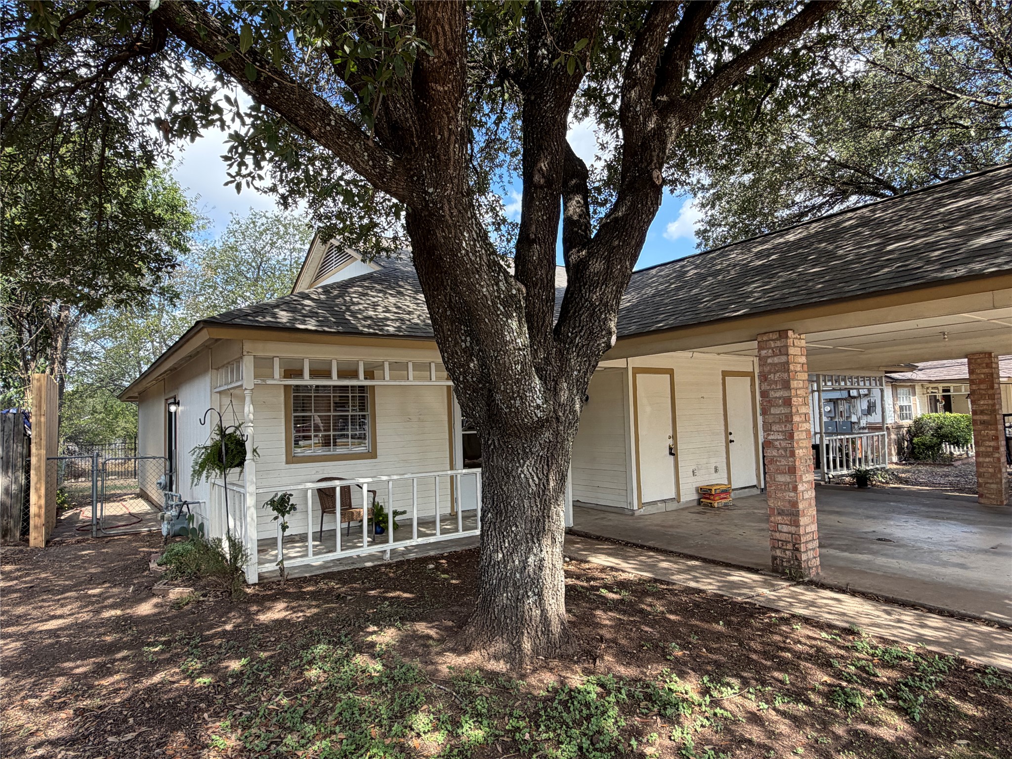 main property photo 23