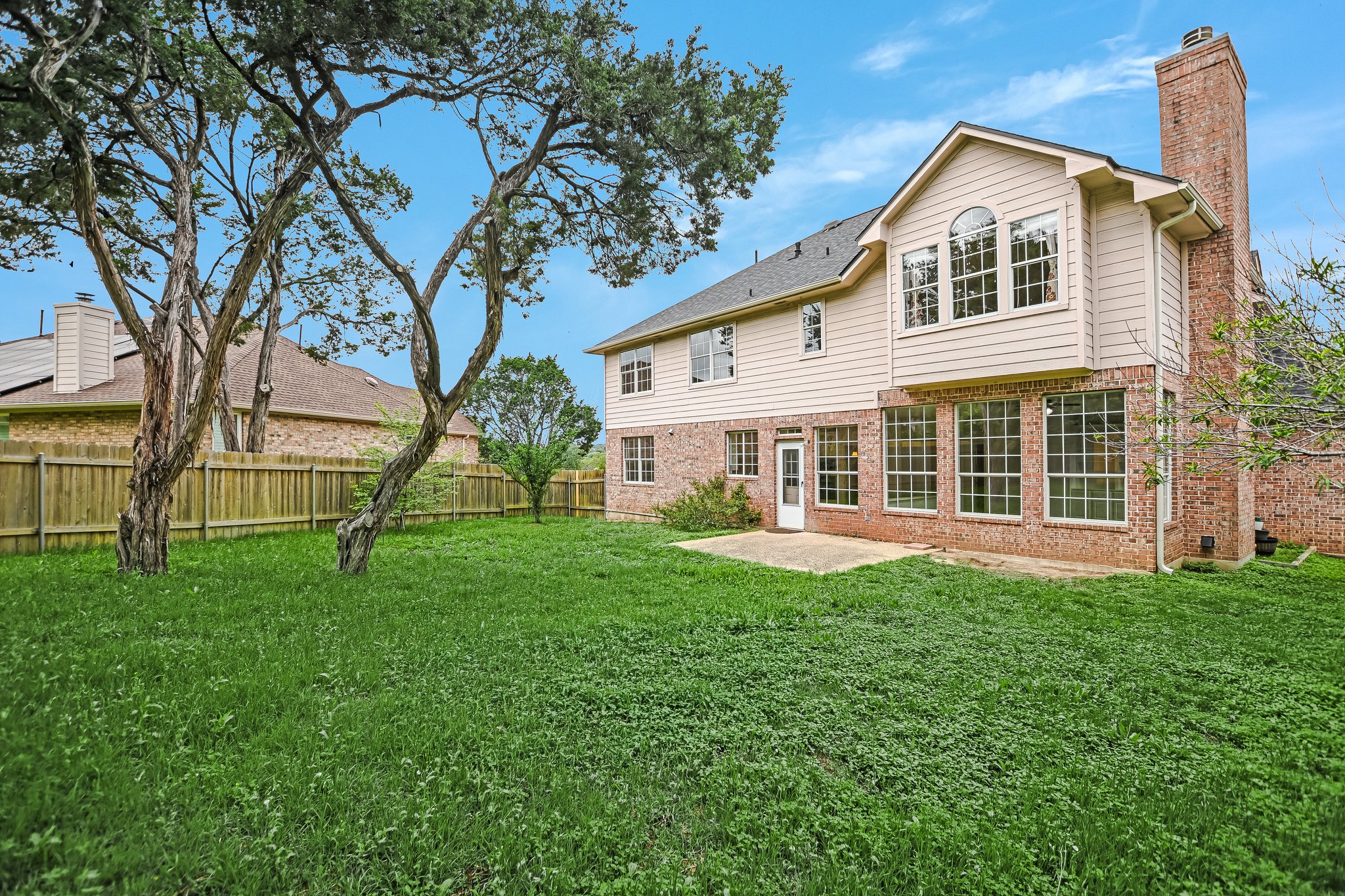 main property photo 32