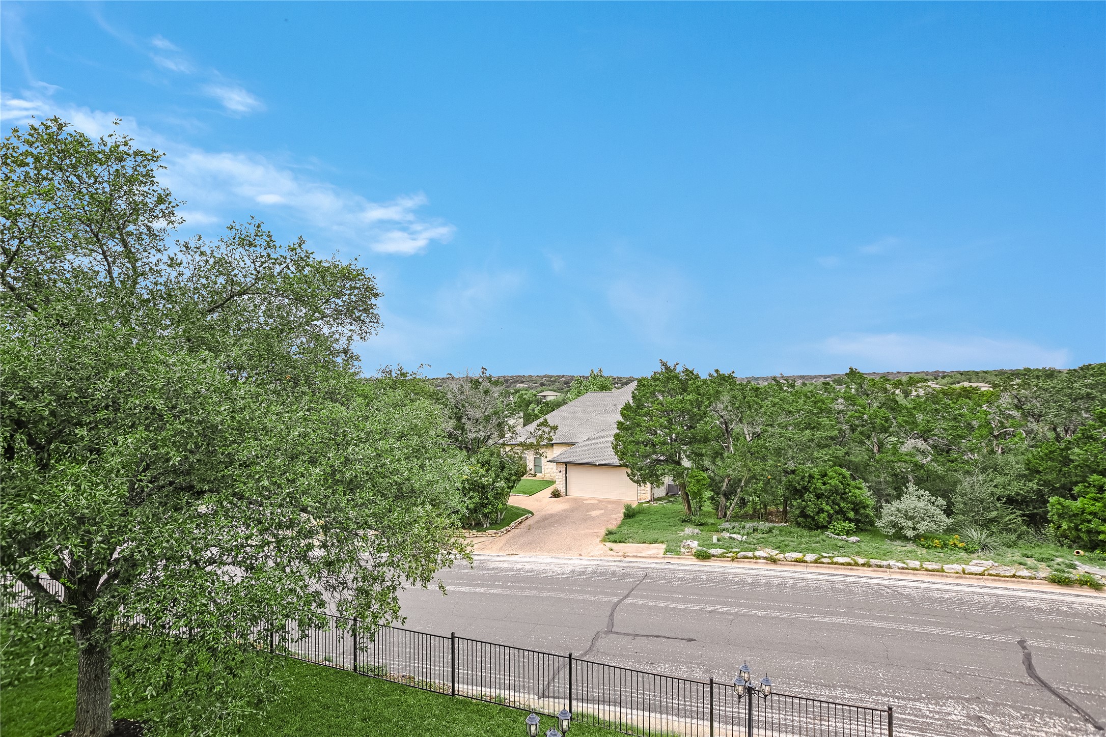 main property photo 33