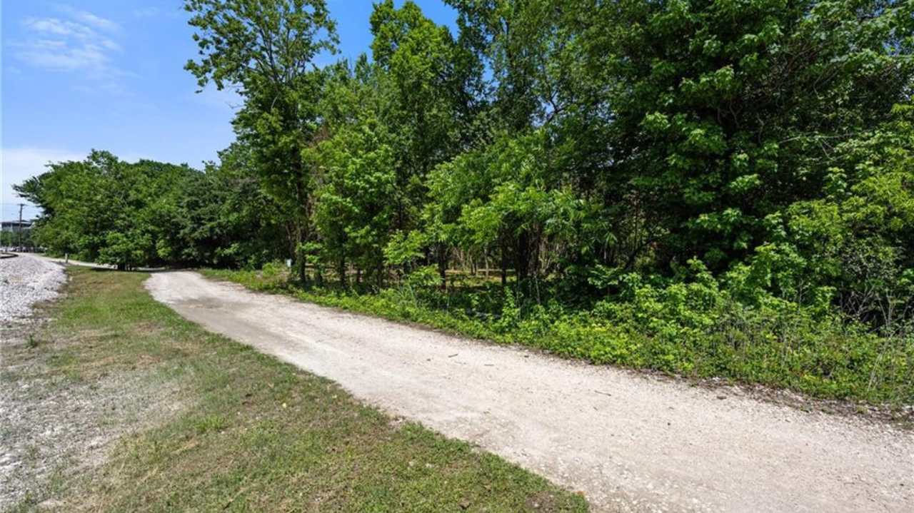 main property photo 7