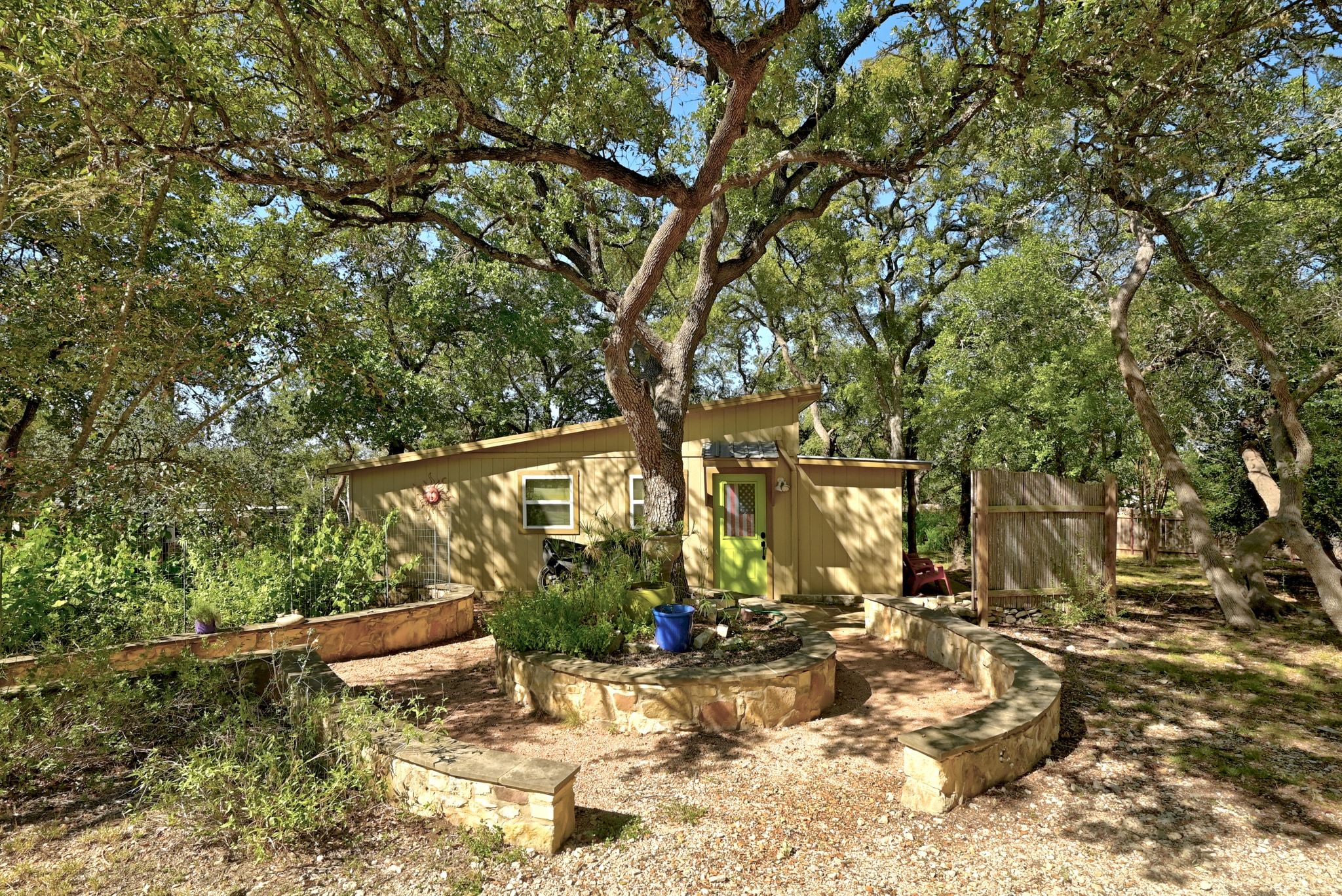 main property photo 32