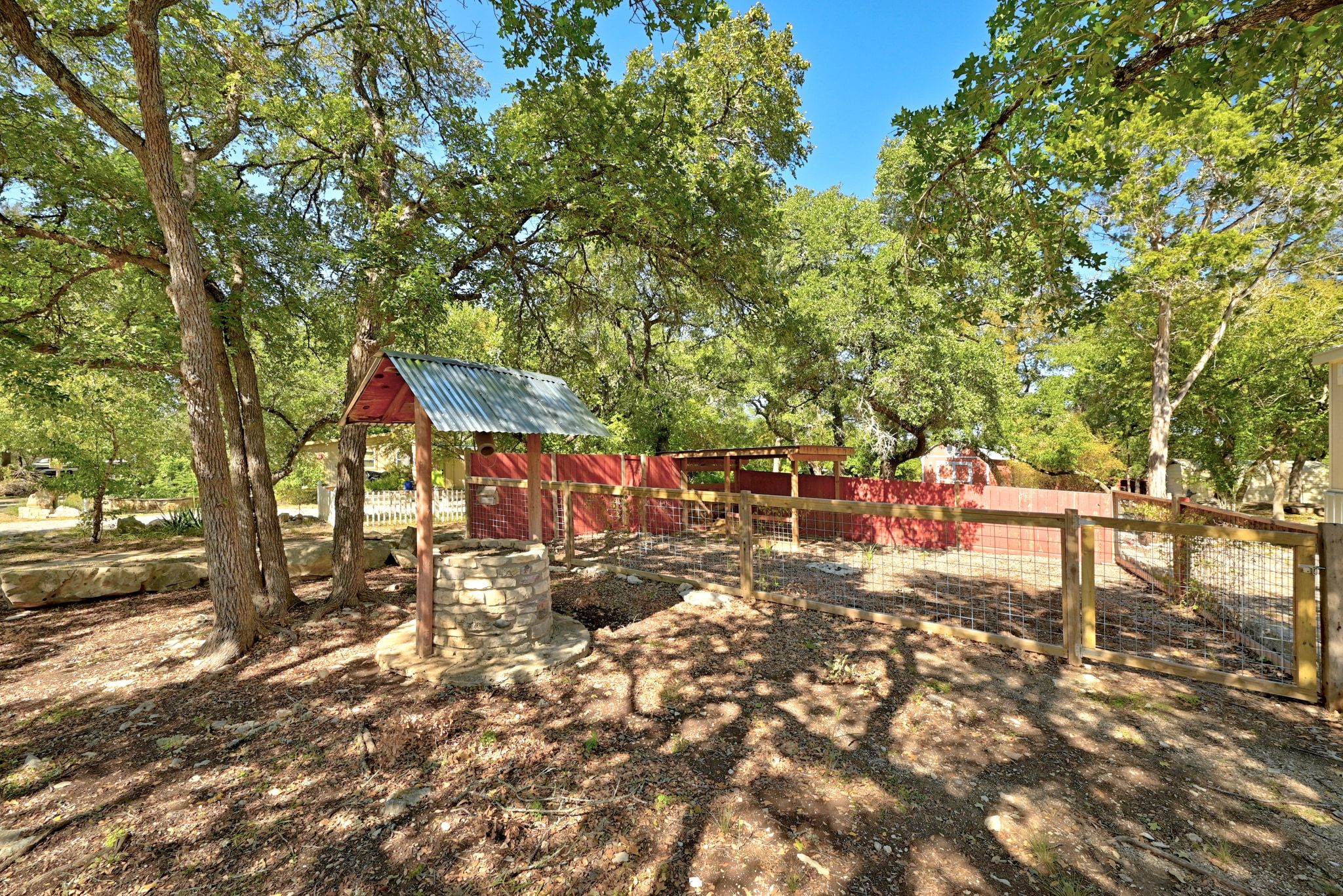 main property photo 37