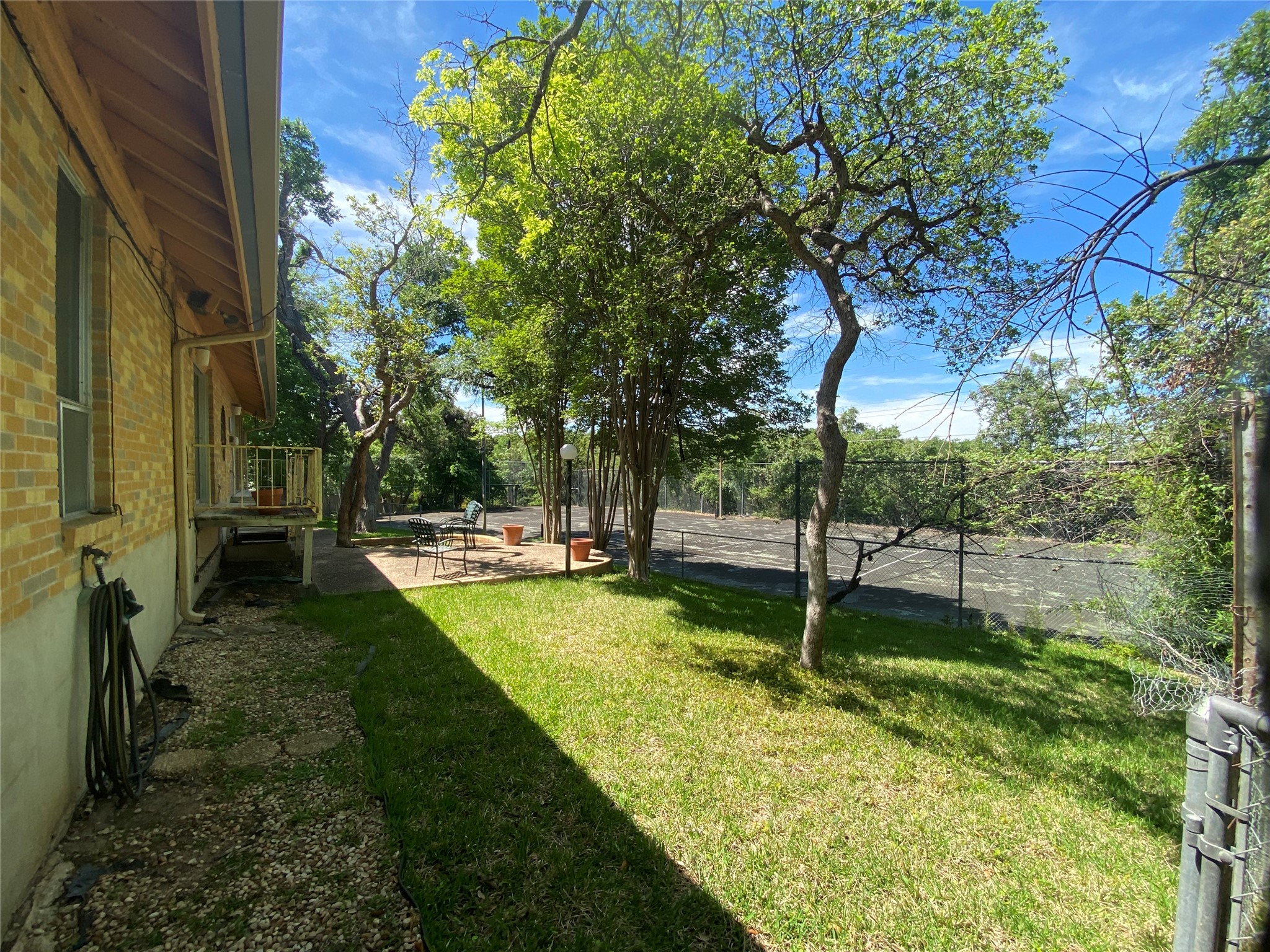 main property photo 16