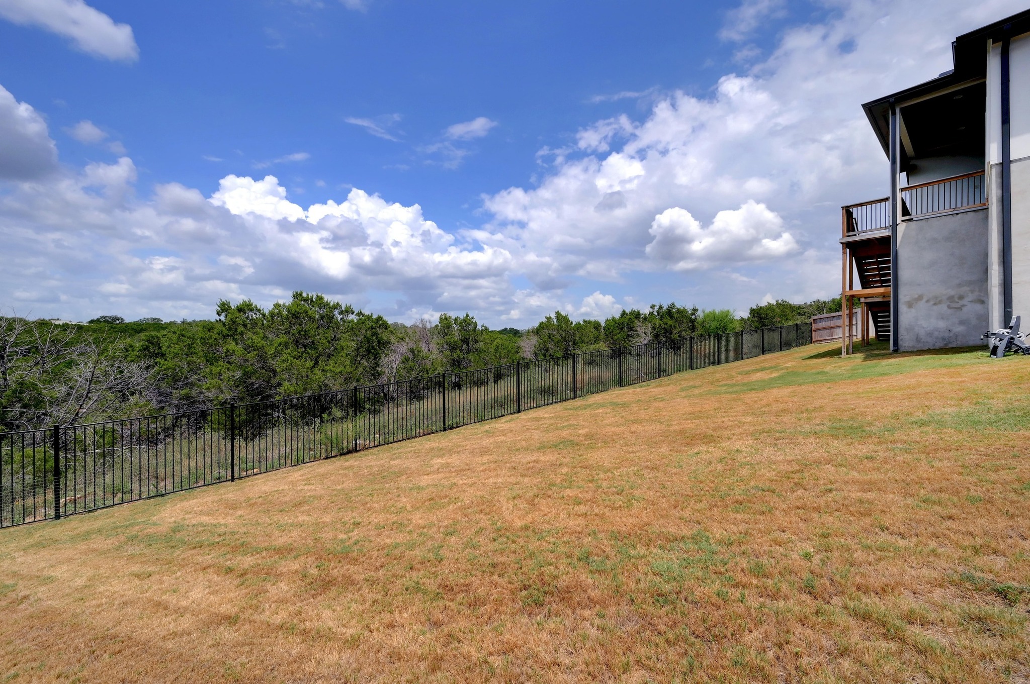 main property photo 32