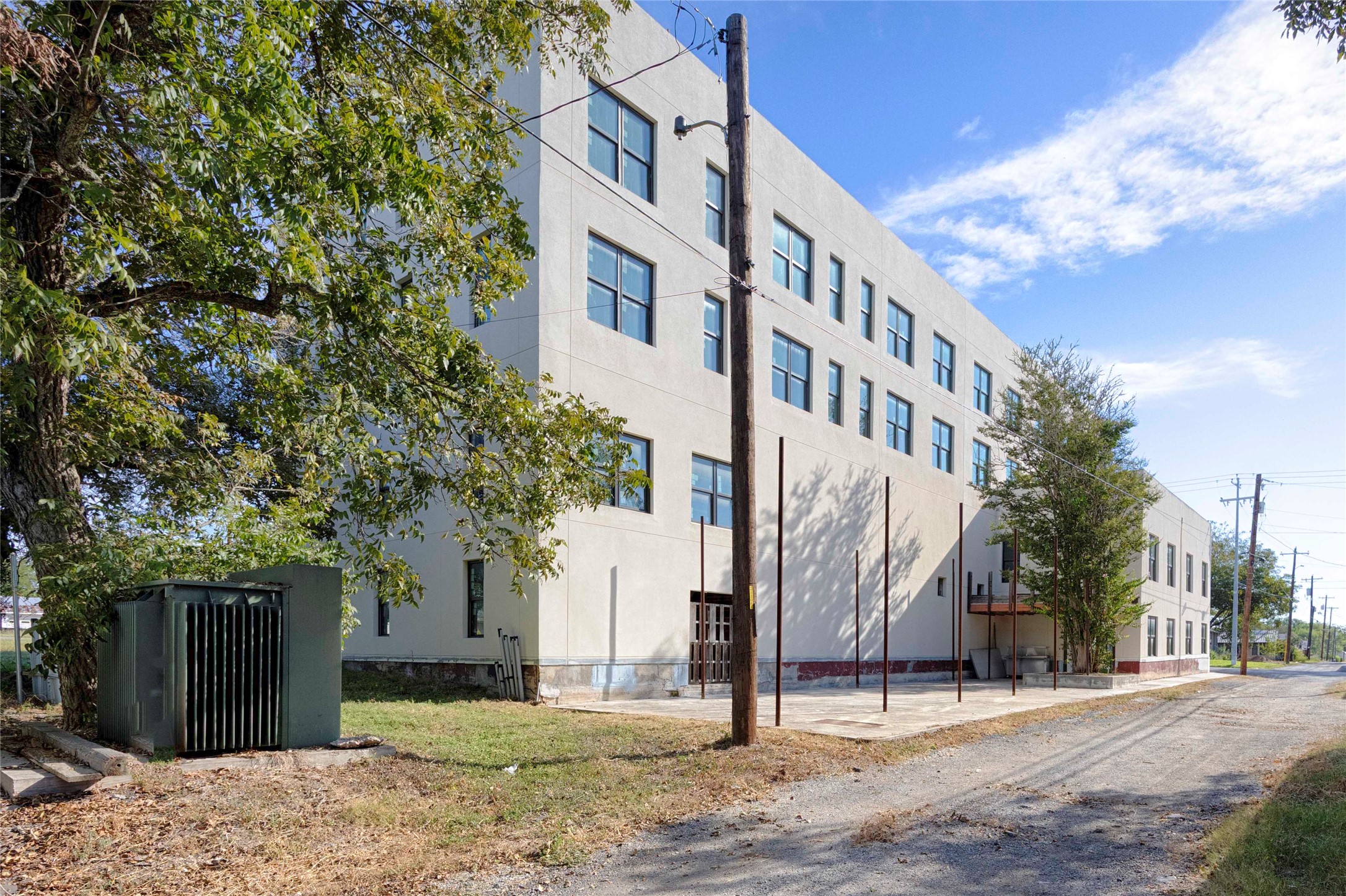 main property photo 26
