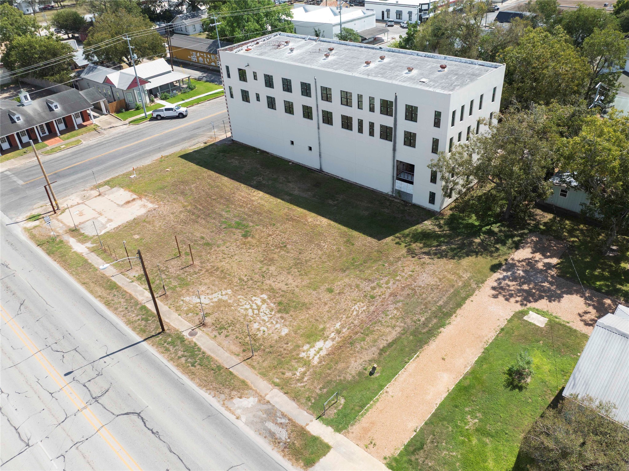 main property photo 8