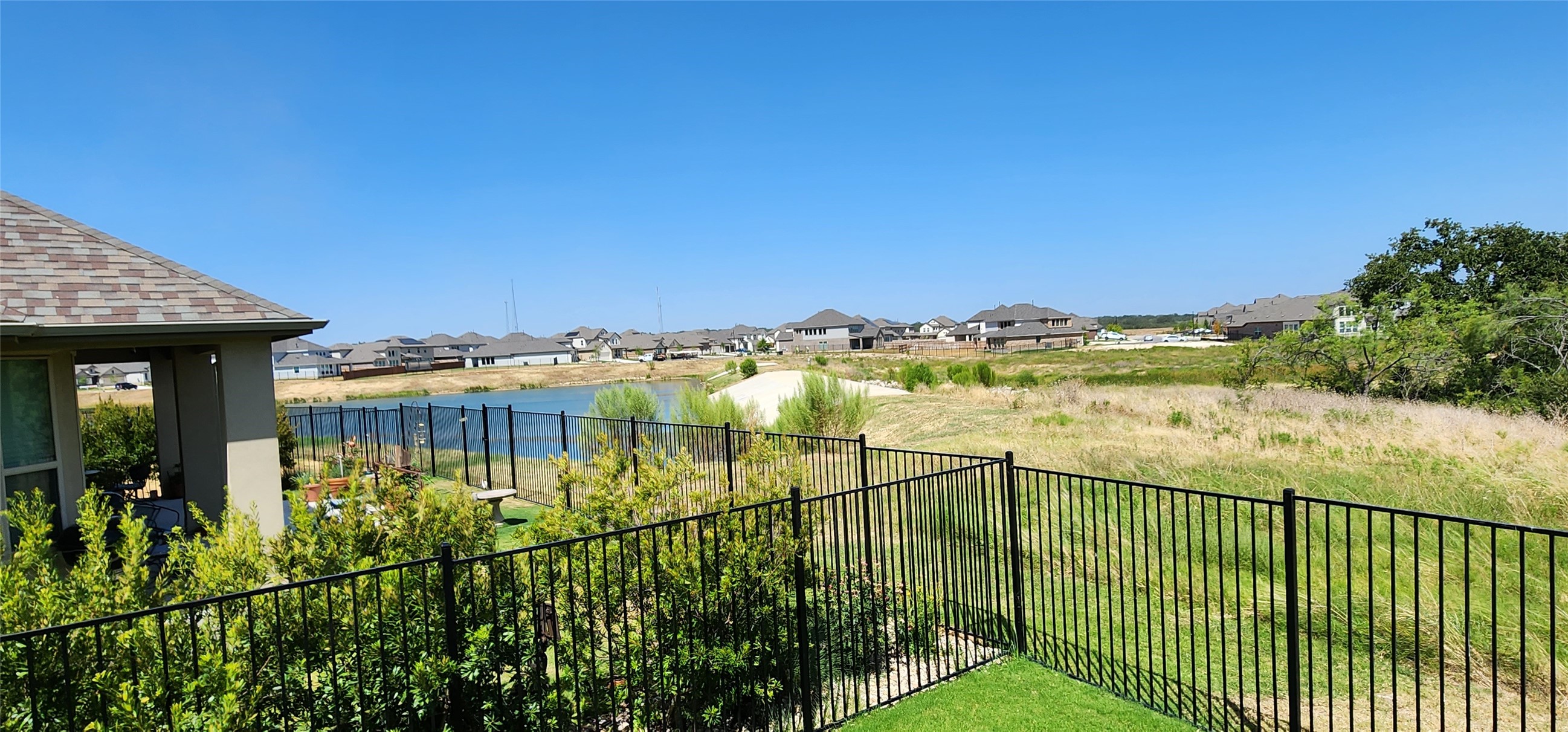 main property photo 38