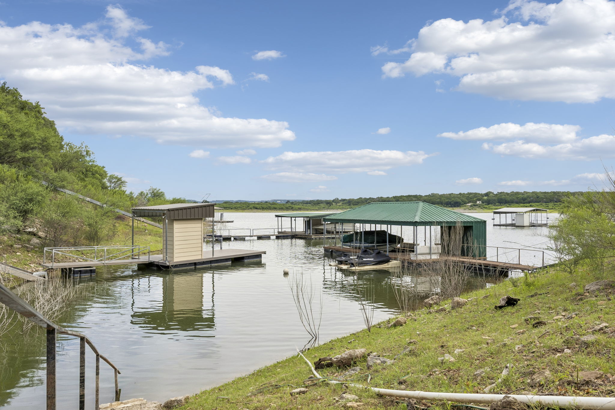 main property photo 25