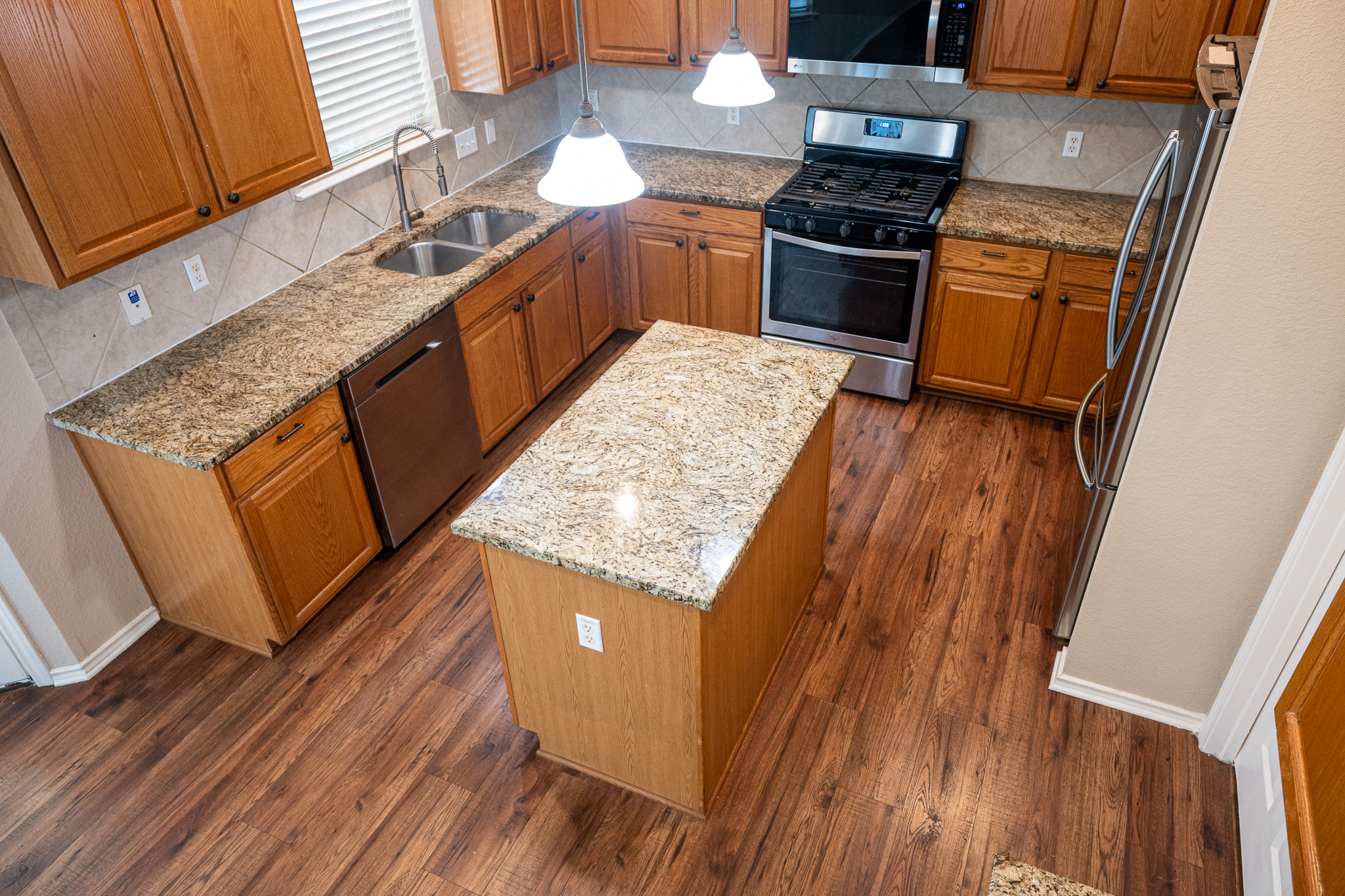 main property photo 13
