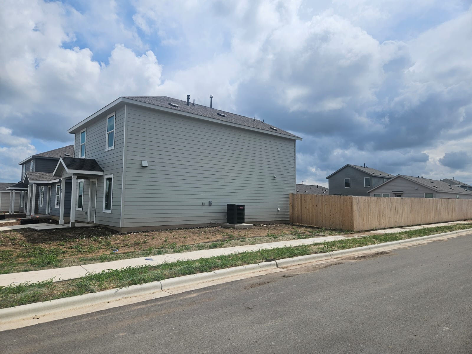 main property photo 28