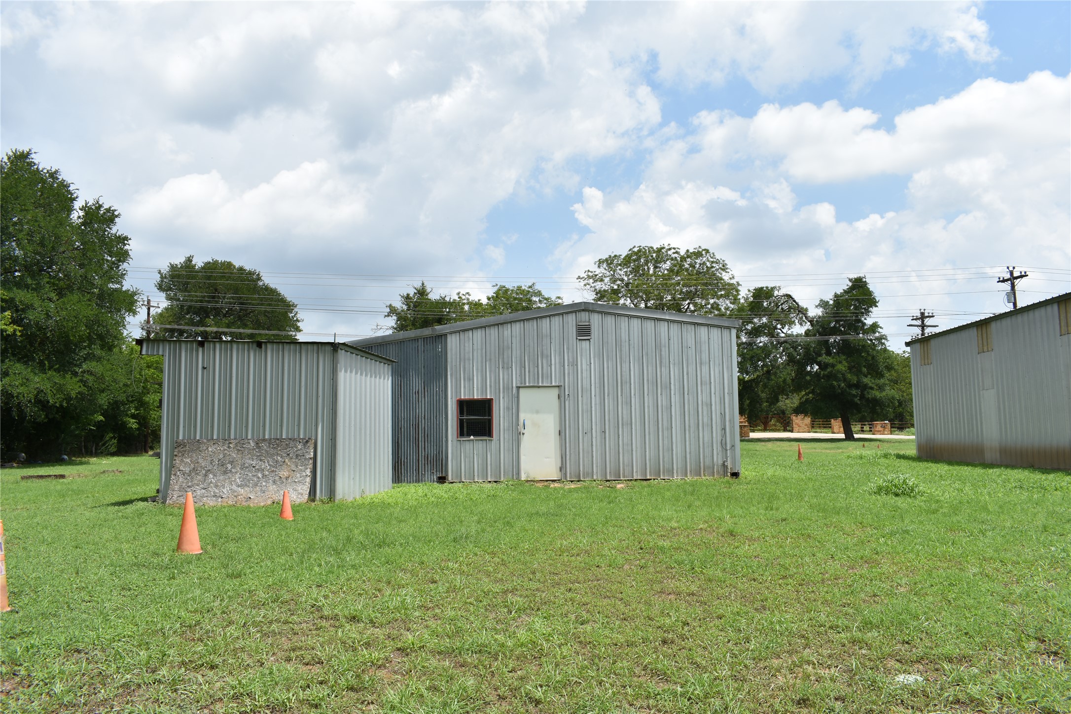 main property photo 11