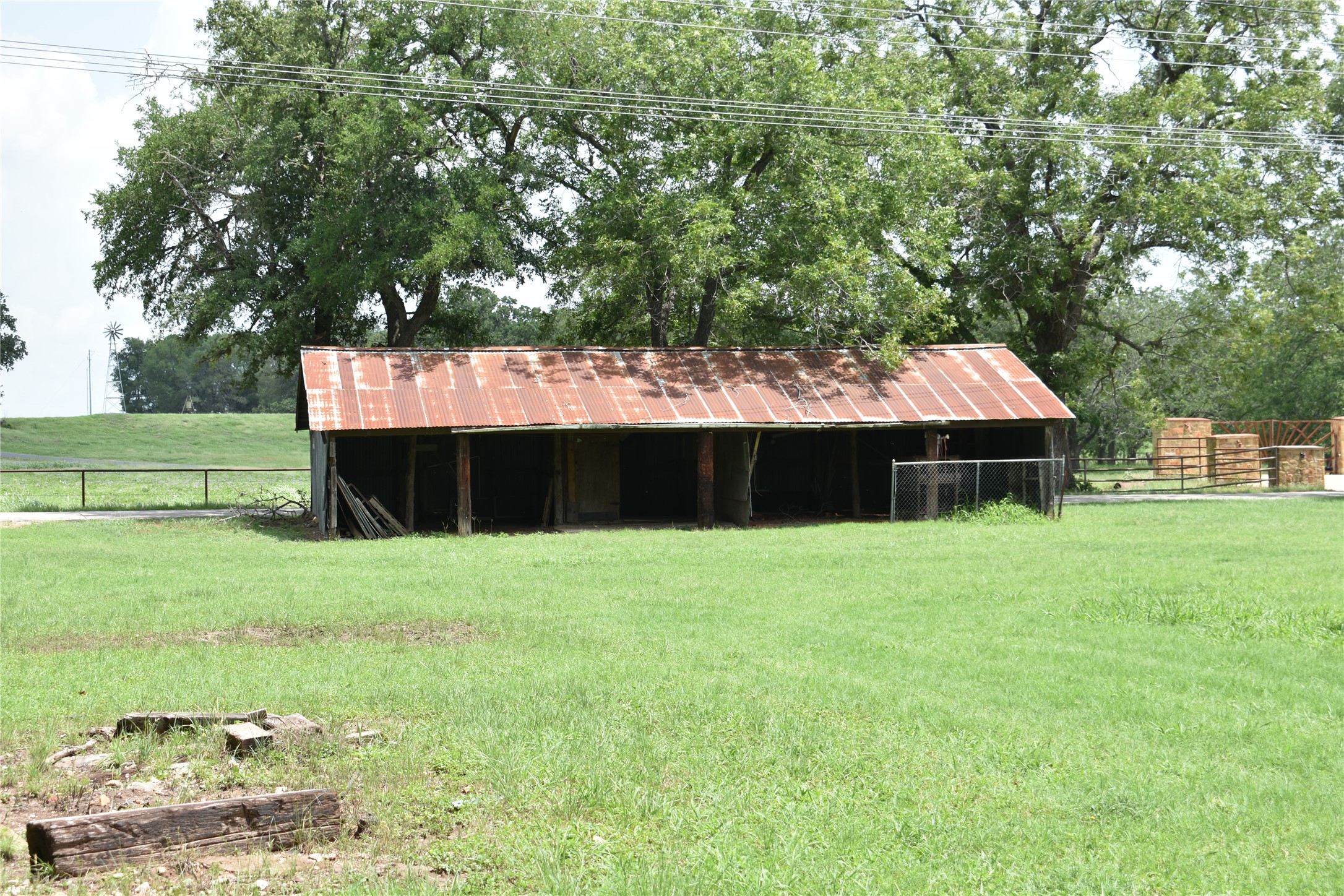 main property photo 16