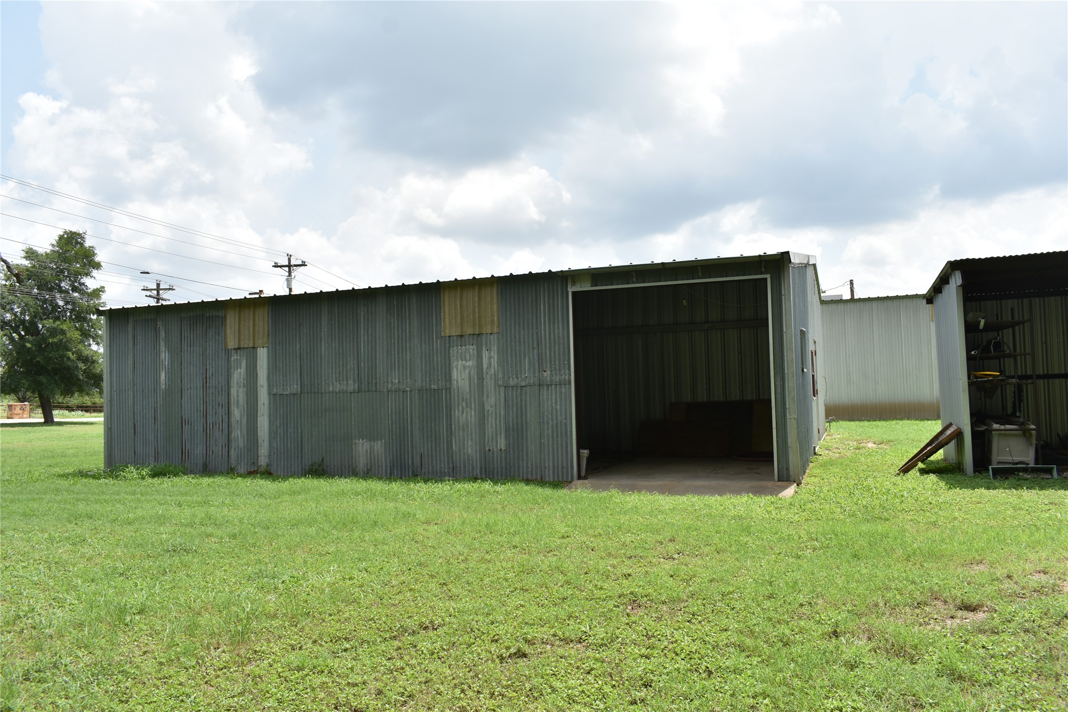 main property photo 17
