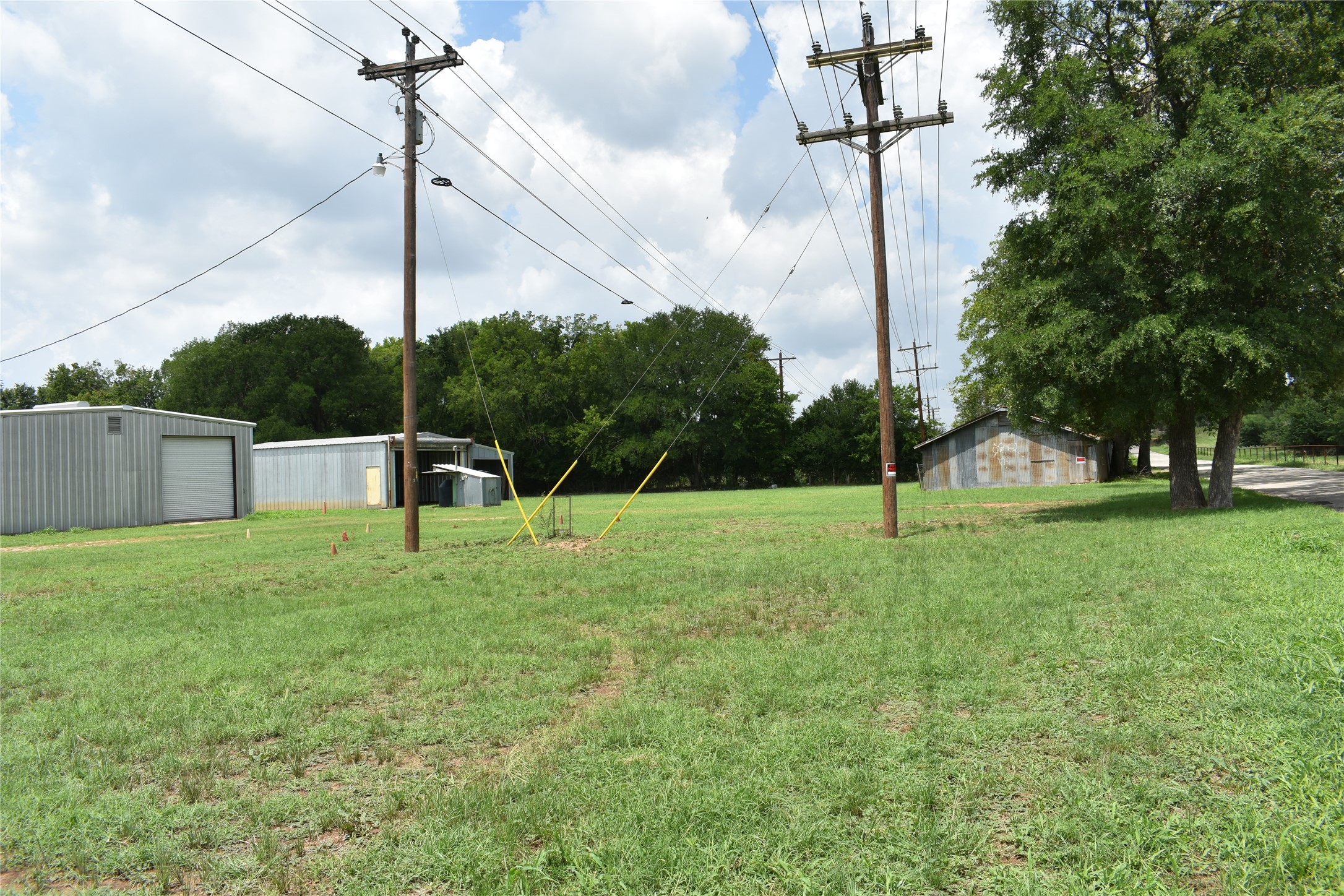 main property photo 23
