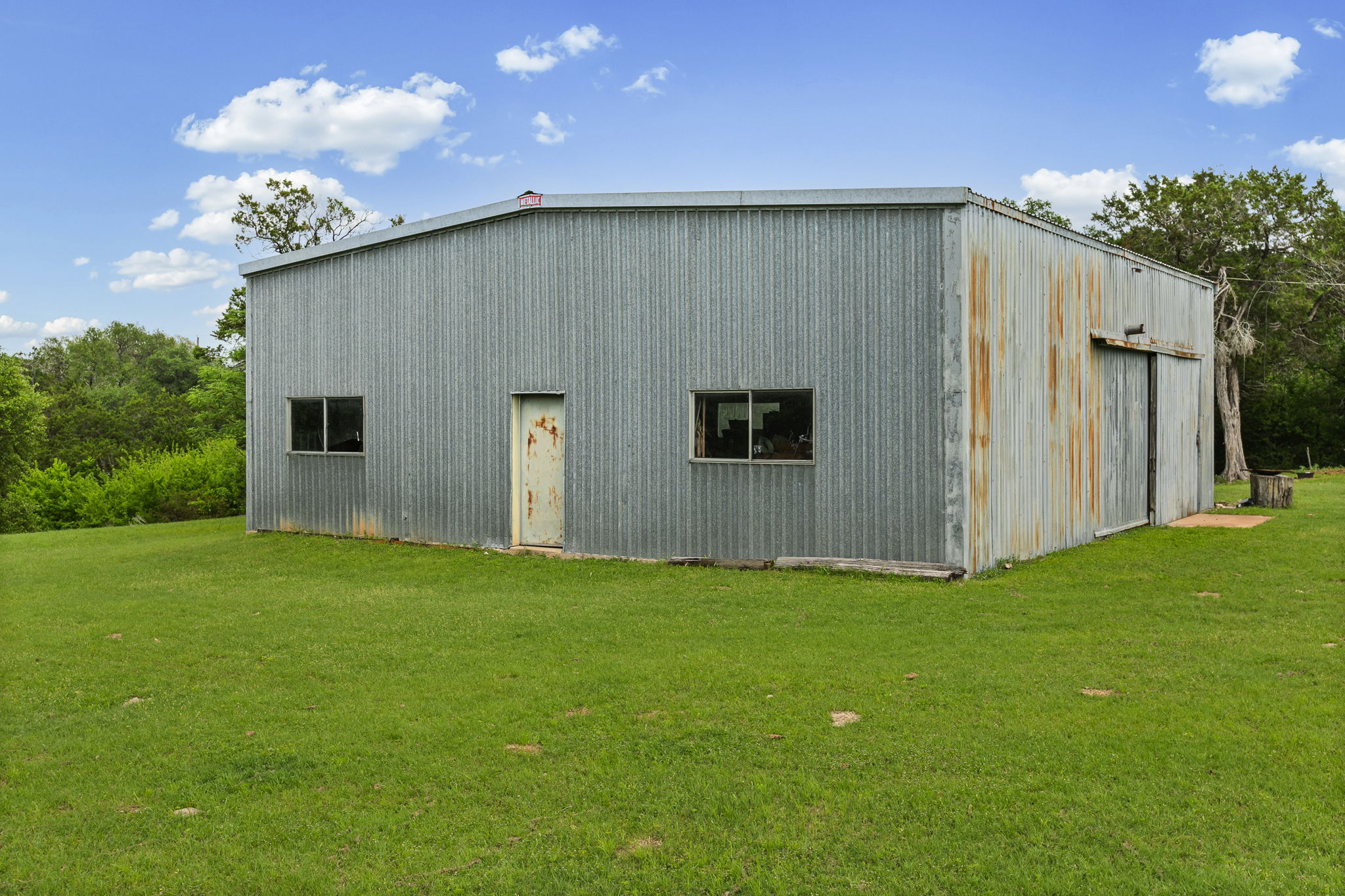main property photo 32